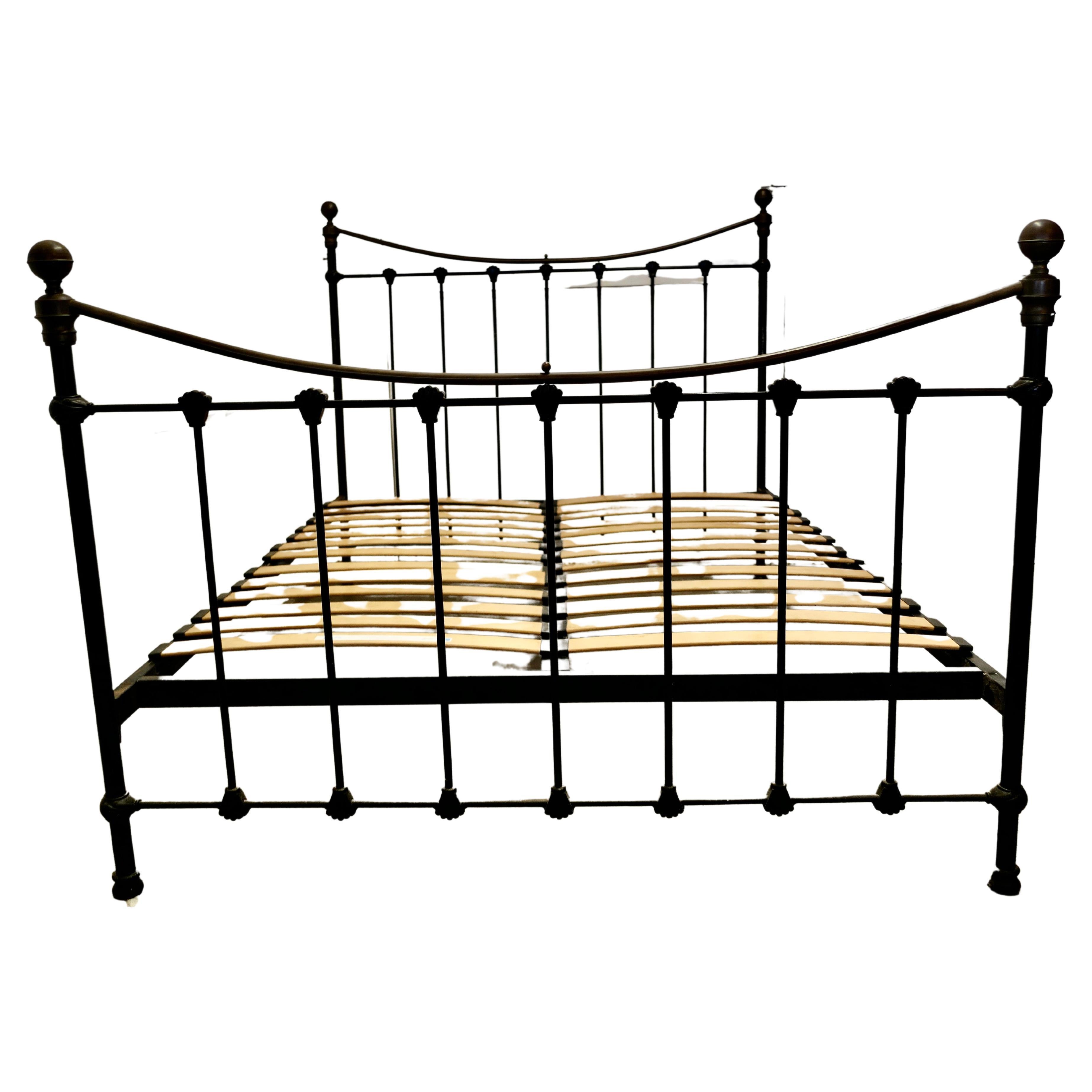 Victorian Style Brass and Iron King Double Bed For Sale
