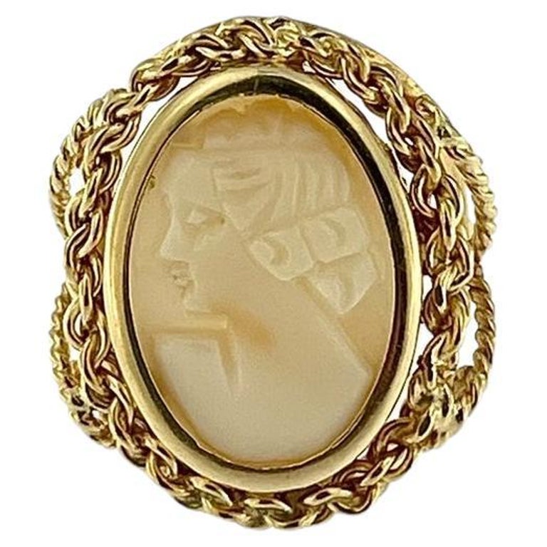 Bague camée de style victorien en or jaune En vente sur 1stDibs