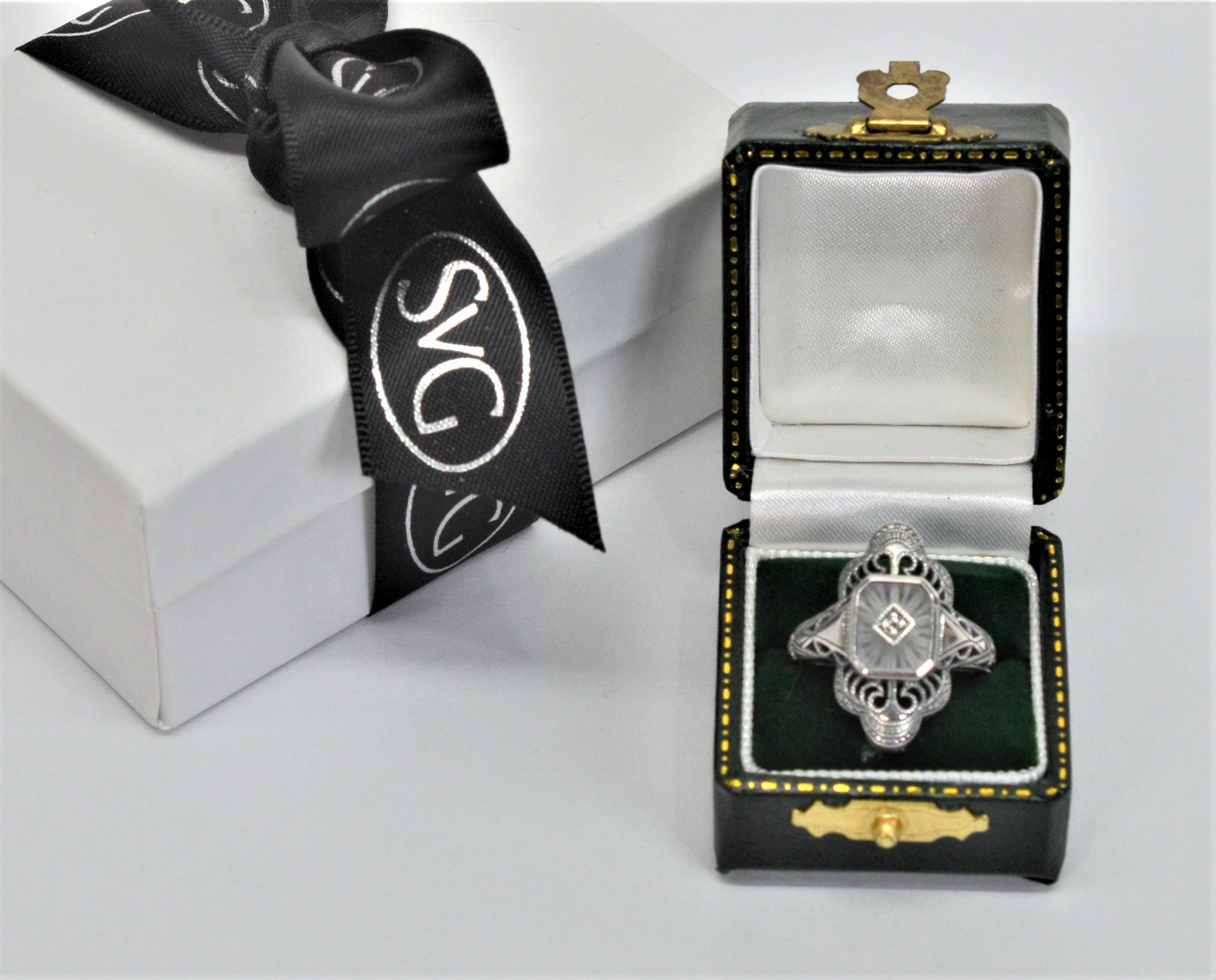 Bague de style victorien en argent sterling filigrane avec diamants Camphor Glass Pour femmes en vente