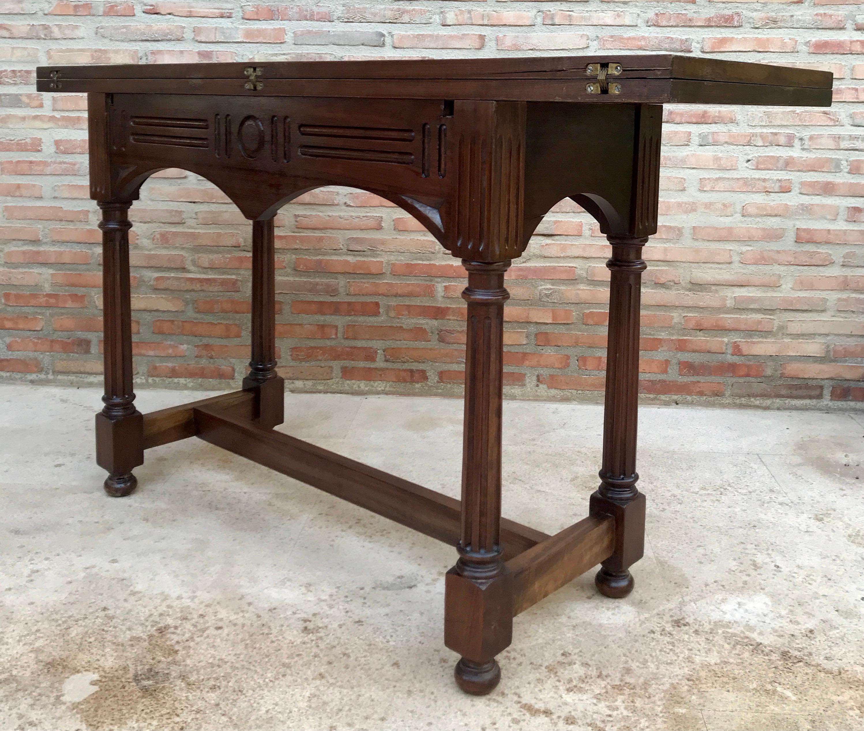 Victorian Style Carved Walnut Convertible Console or Dining Table For Sale 1