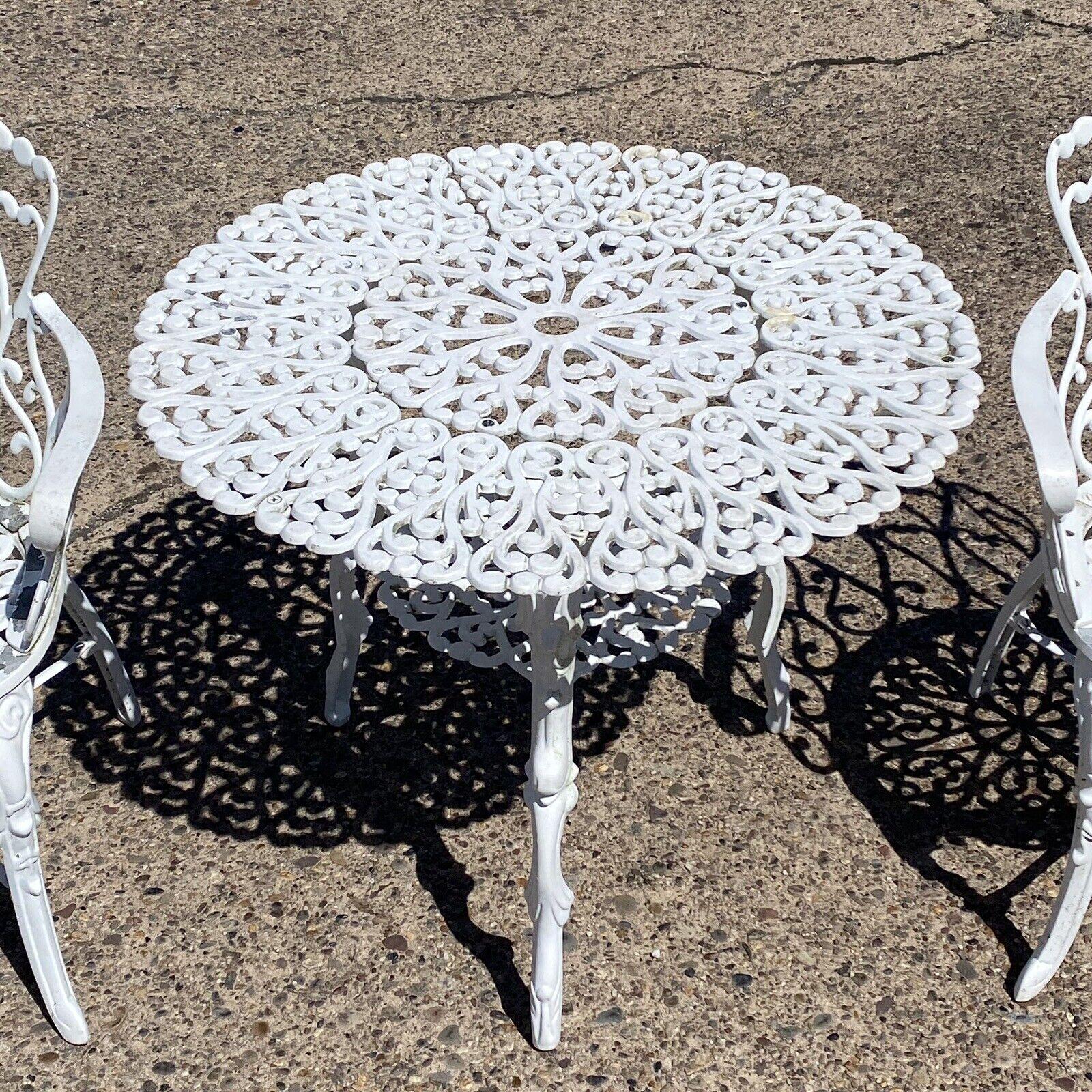Victorian Style Cast Aluminum Scrolling Heart Back Garden Patio 3 Pc Bistro Set In Good Condition In Philadelphia, PA