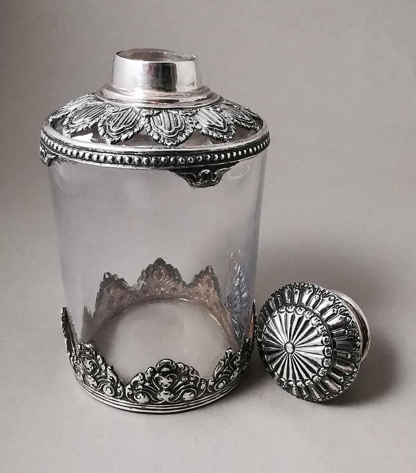 Victorian Style Crystal and Silver French Toilet Bottle For Sale 1