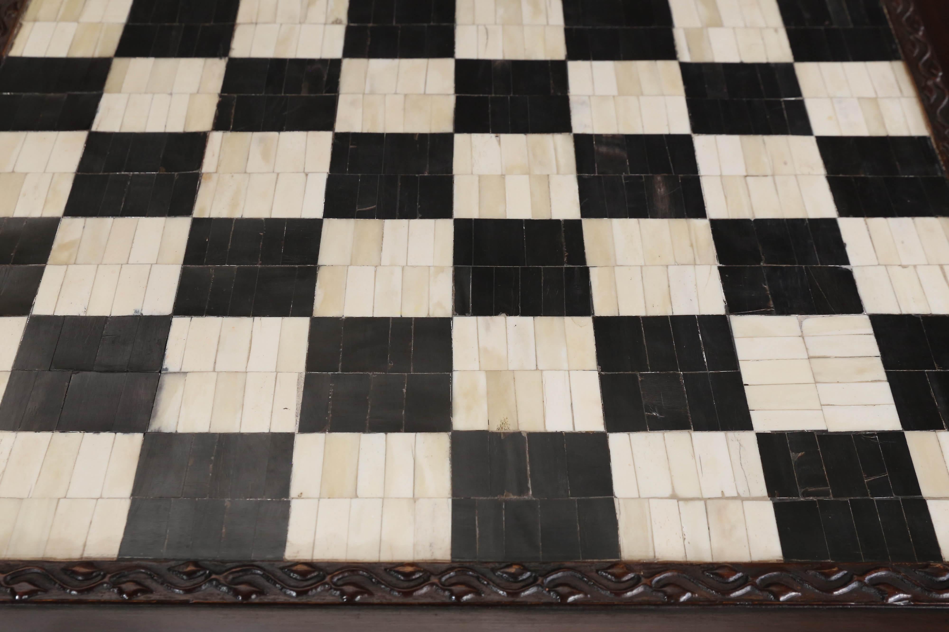 Anglo Raj Victorian Style Custom Made Ornate Carved Wedding Presentation Chess Table