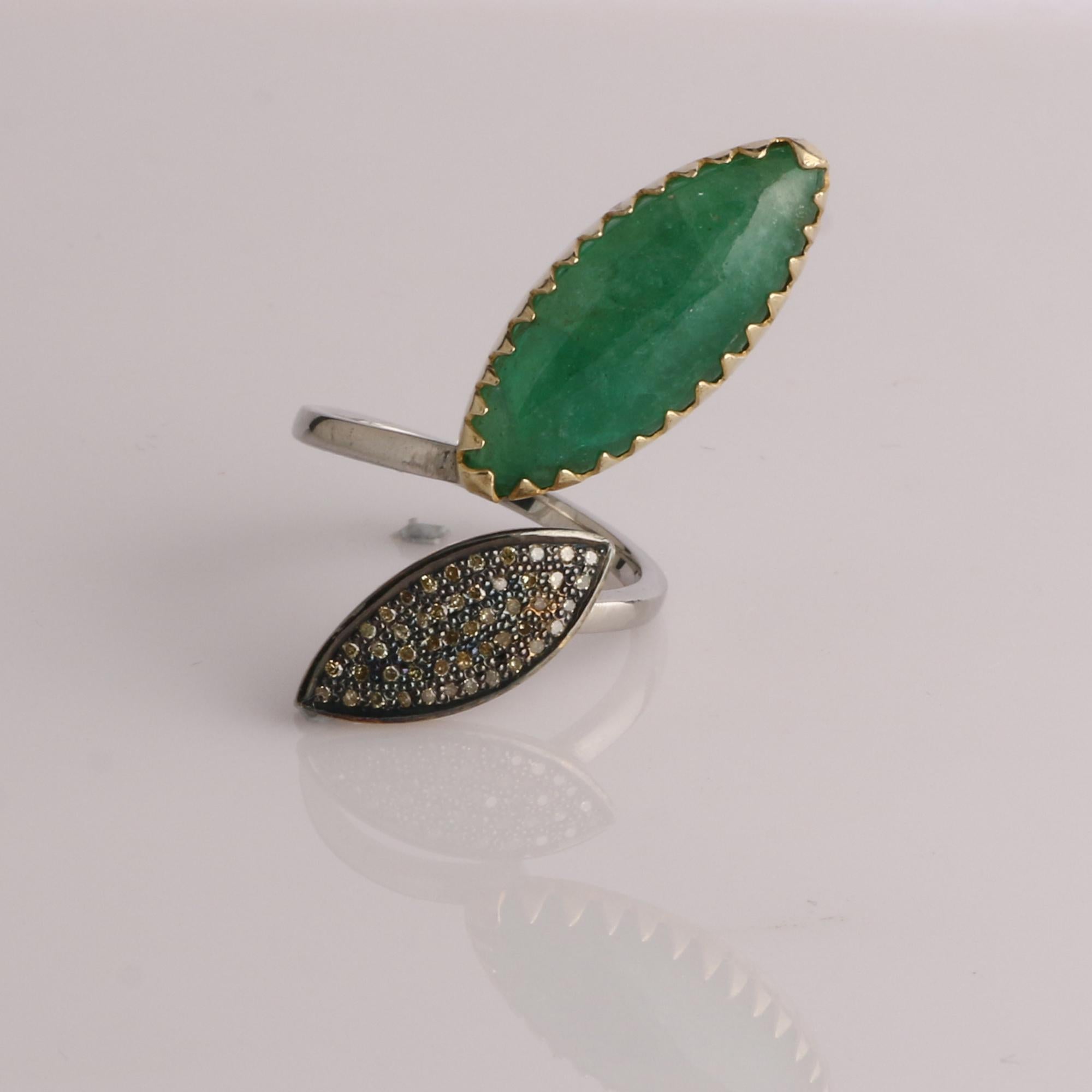 Item details:-

✦ SKU:- ESRG00215

✦ Material :- 925 Sterling Silver
✦ Gemstone Specification:-
✧ Diamond
✧ Emerald

✦ Approx. Diamond Weight : 0.25
✦ Approx. Silver Weight : 4.9
✦ Approx. Gross Weight : 6.5

Ring Size (US): 9

You will Get the same