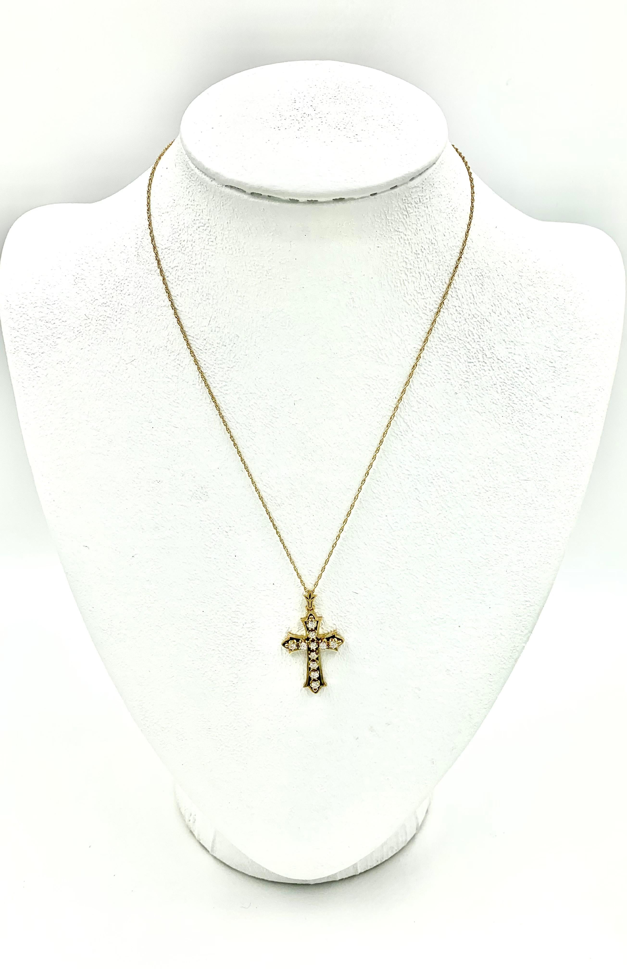 Croix de style victorien en or jaune 14 carats, diamants et émail avec fleur de Lis Bale Bon état - En vente à New York, NY