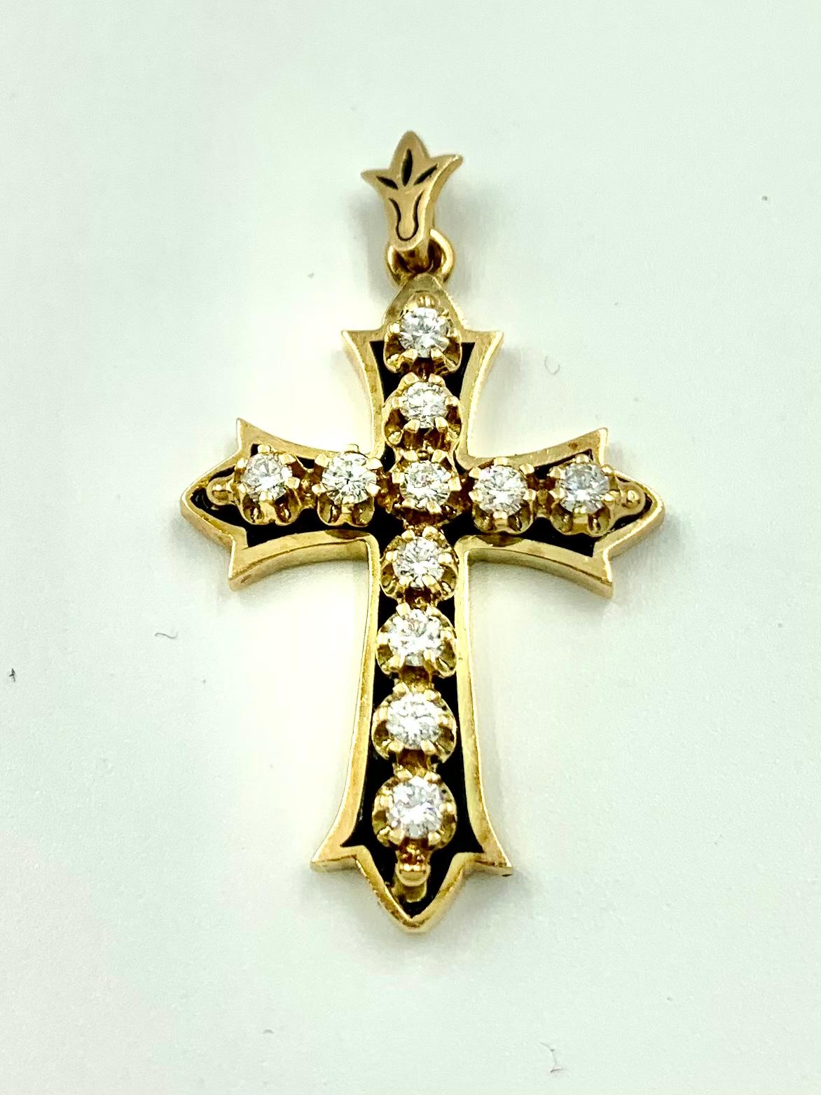 Victorian Style Diamond and Enamel 14K Yellow Gold Cross with Fleur de Lis Bale For Sale 1