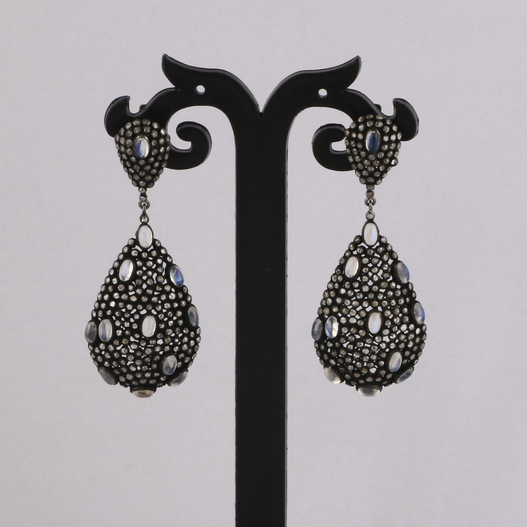 Victorian Style Diamond & Blue Moonstone Wedding Silver Dangle Earrings In New Condition For Sale In Jaipur, RJ