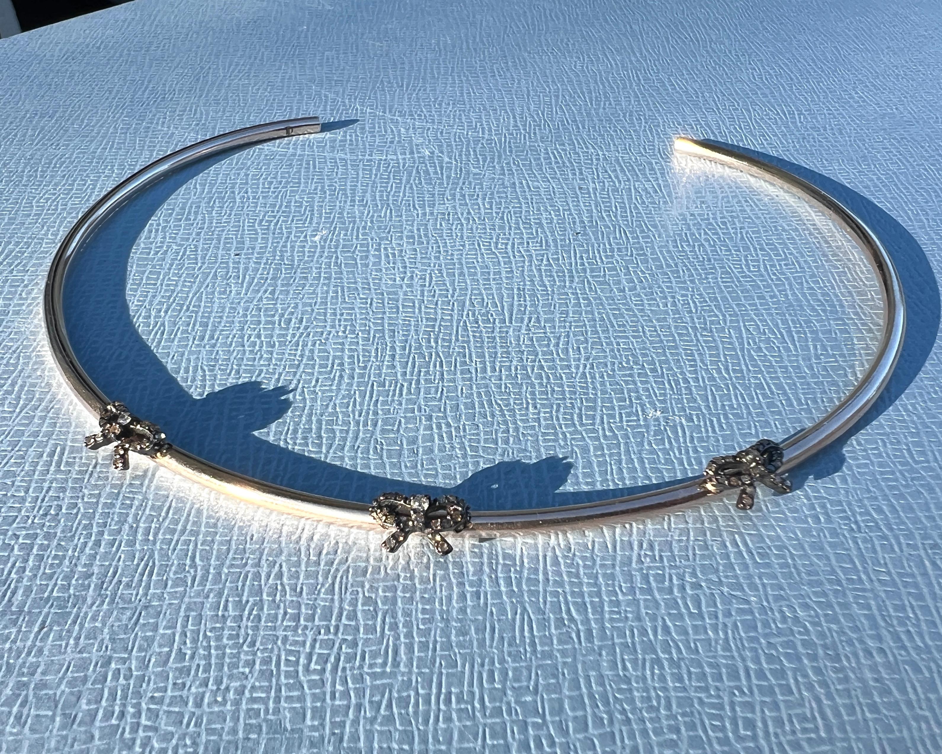 Collar brazalete con lazo de diamantes estilo victoriano en venta 4