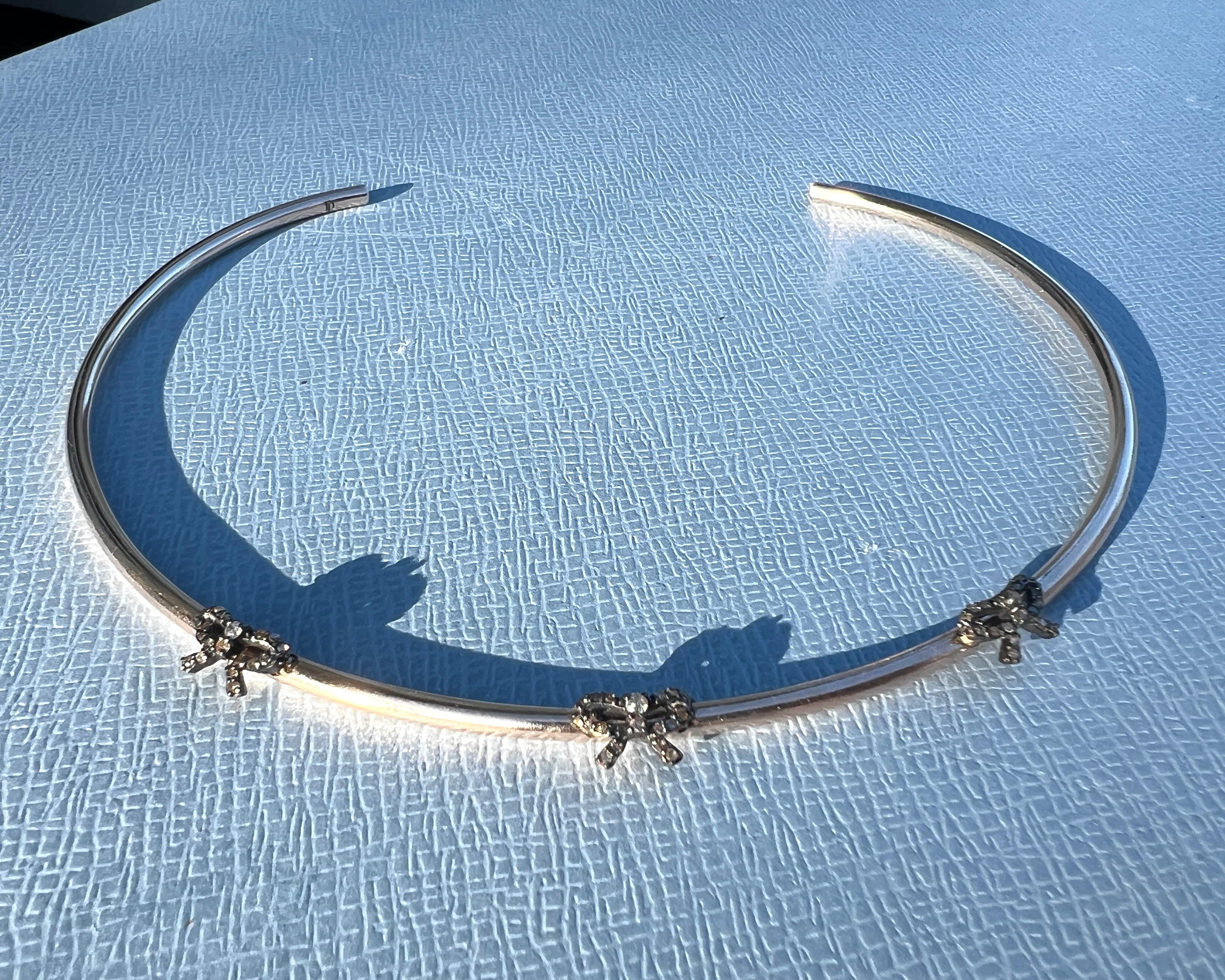 Collar brazalete con lazo de diamantes estilo victoriano en venta 1