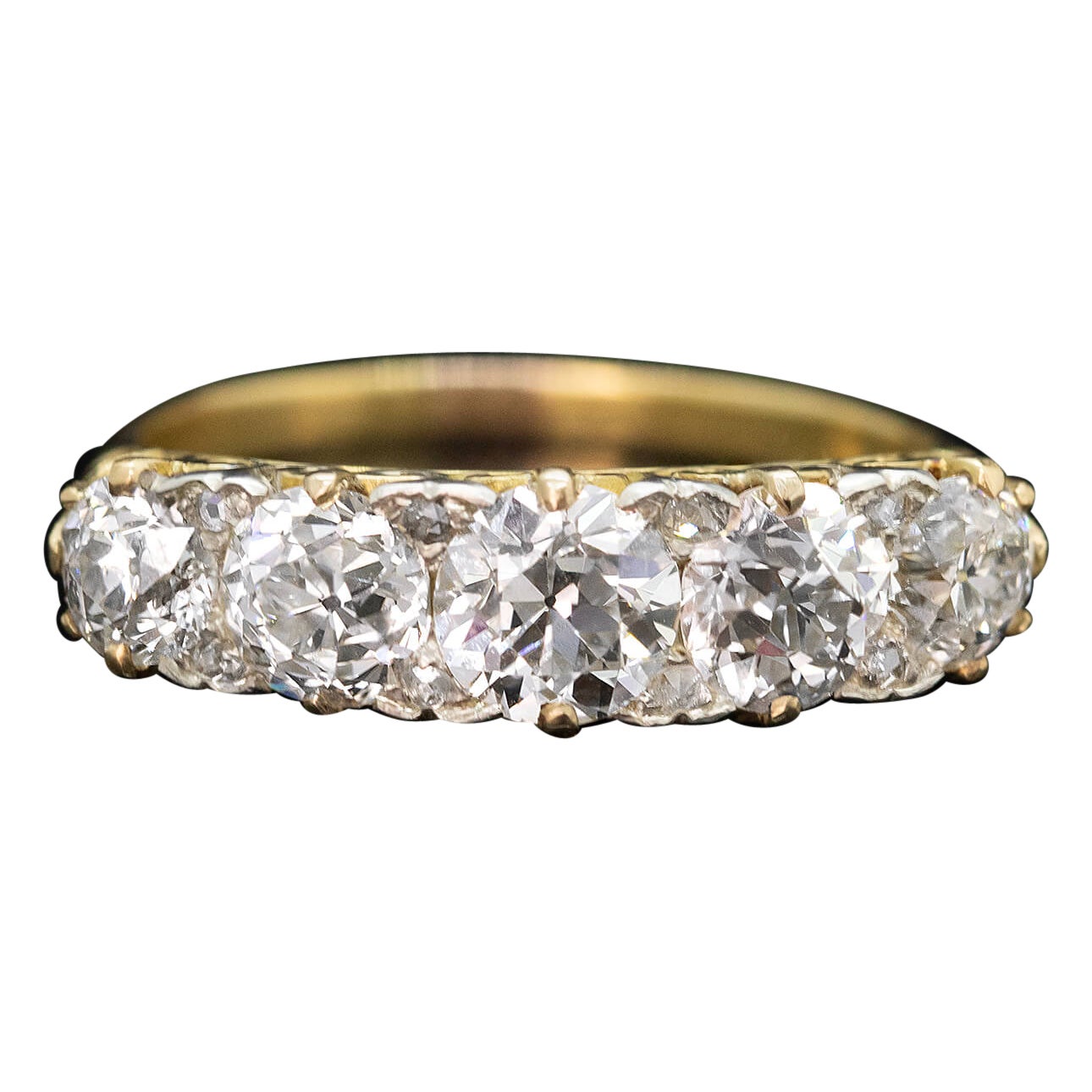 Bague demi-cercle à diamants de style victorien Circa 2020s en vente