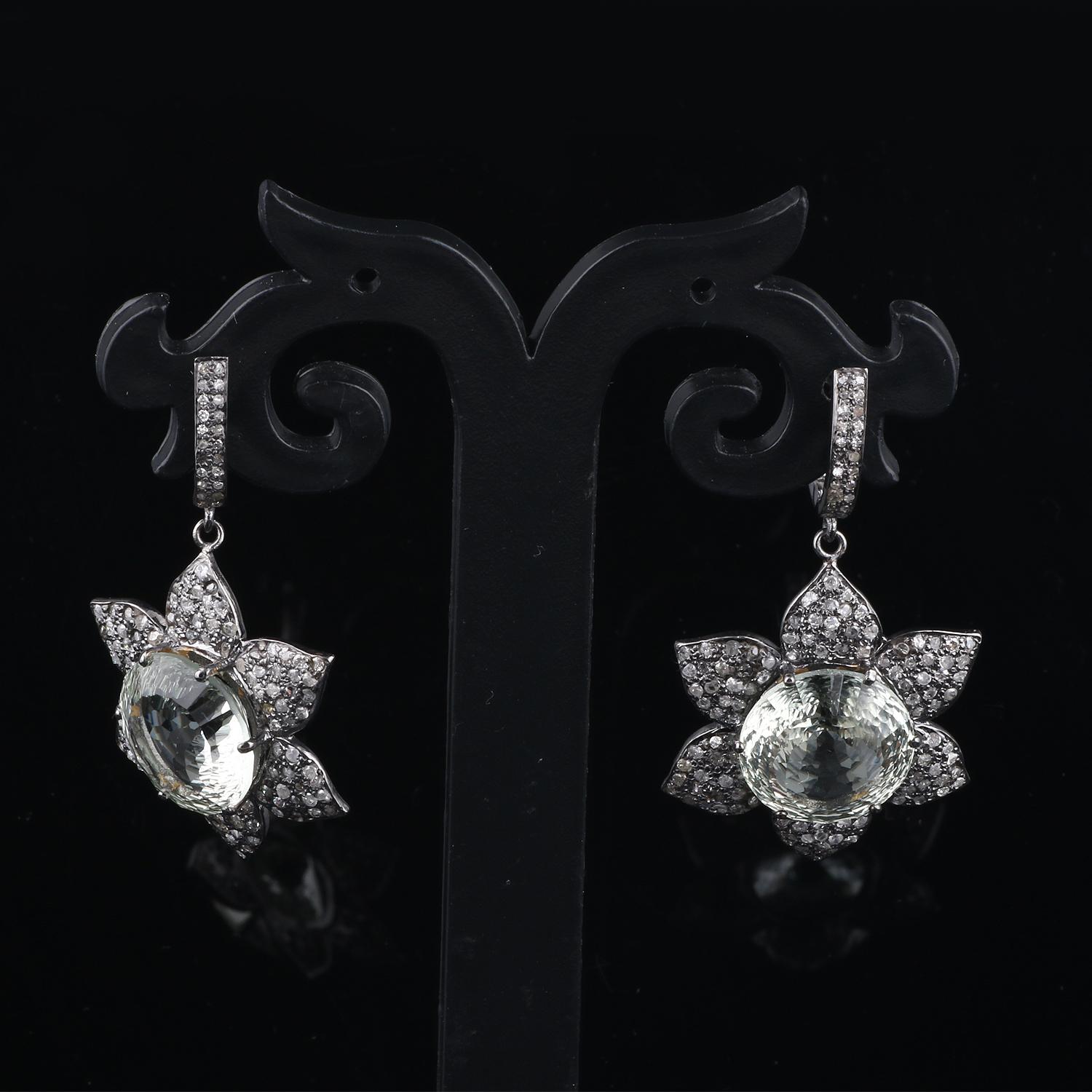 Round Cut Victorian Style Diamond Silver Earrings, Green Amethyst Floral Dangle Earrings For Sale