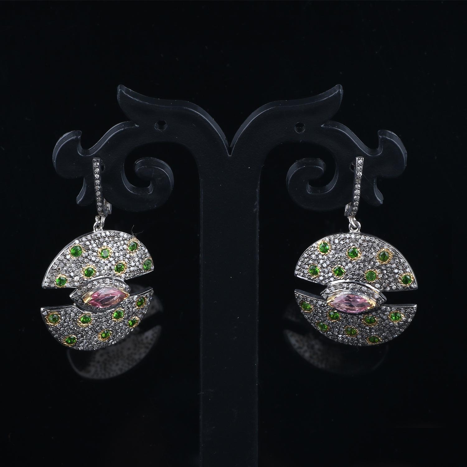 Victorian Style Diamond Silver Earrings, Quartz, Chrome Diopside Dangle Earrings In New Condition For Sale In Jaipur, RJ