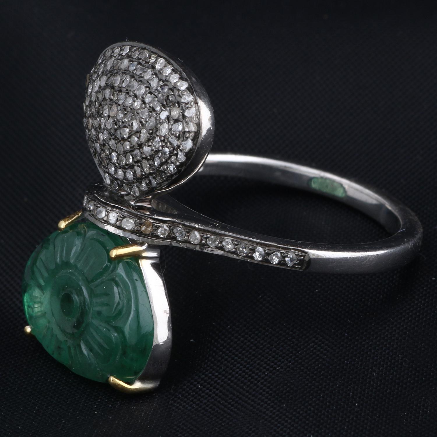 Victorian Style Diamond Silver Green Emerald Wedding Anniversary Ring In New Condition For Sale In Jaipur, RJ