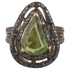 Anillo de compromiso de cóctel de peridoto verde de plata y diamantes estilo victoriano