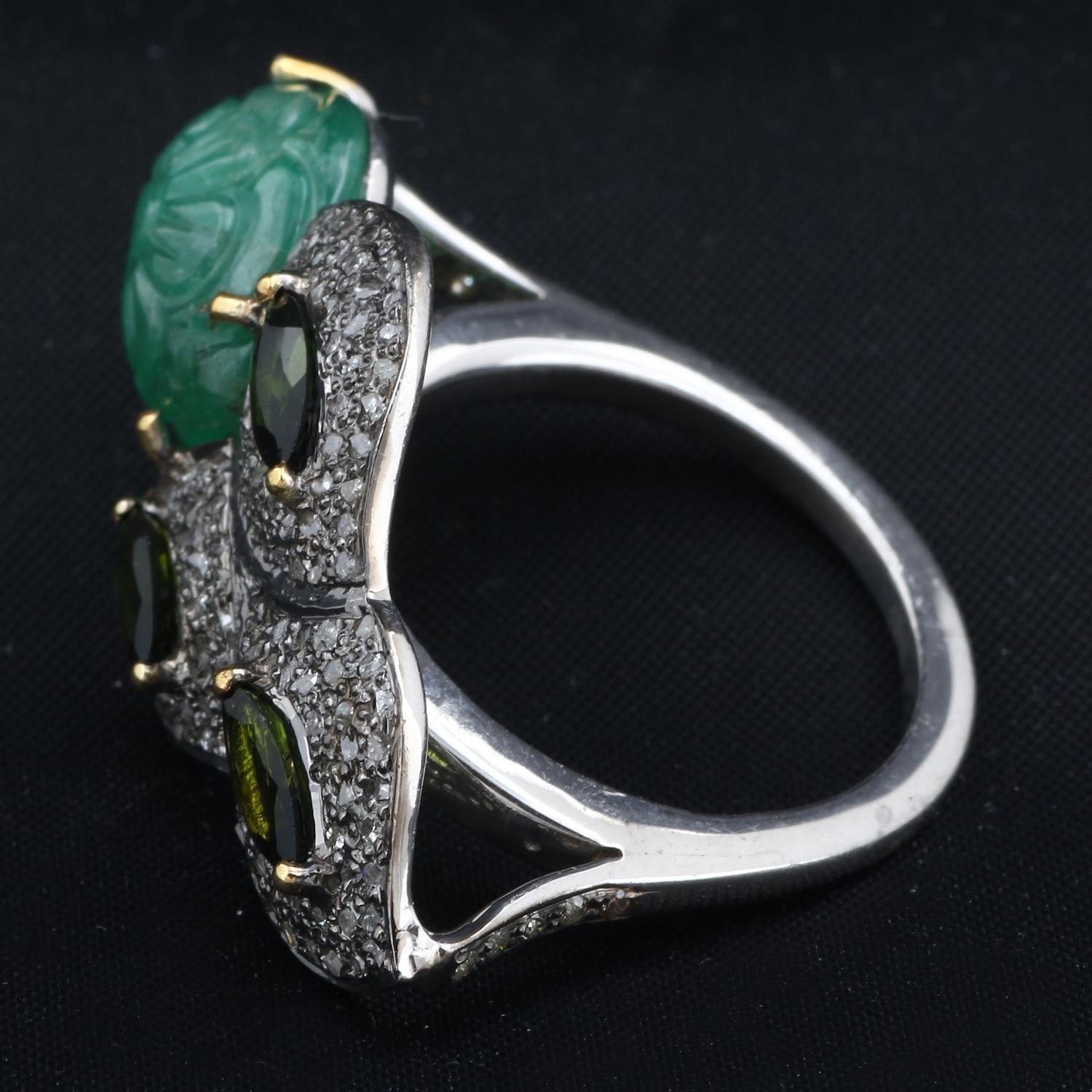 Victorian Style Diamond Silver Green Peridot & Emerald Wedding Cocktail Ring In New Condition For Sale In Jaipur, RJ