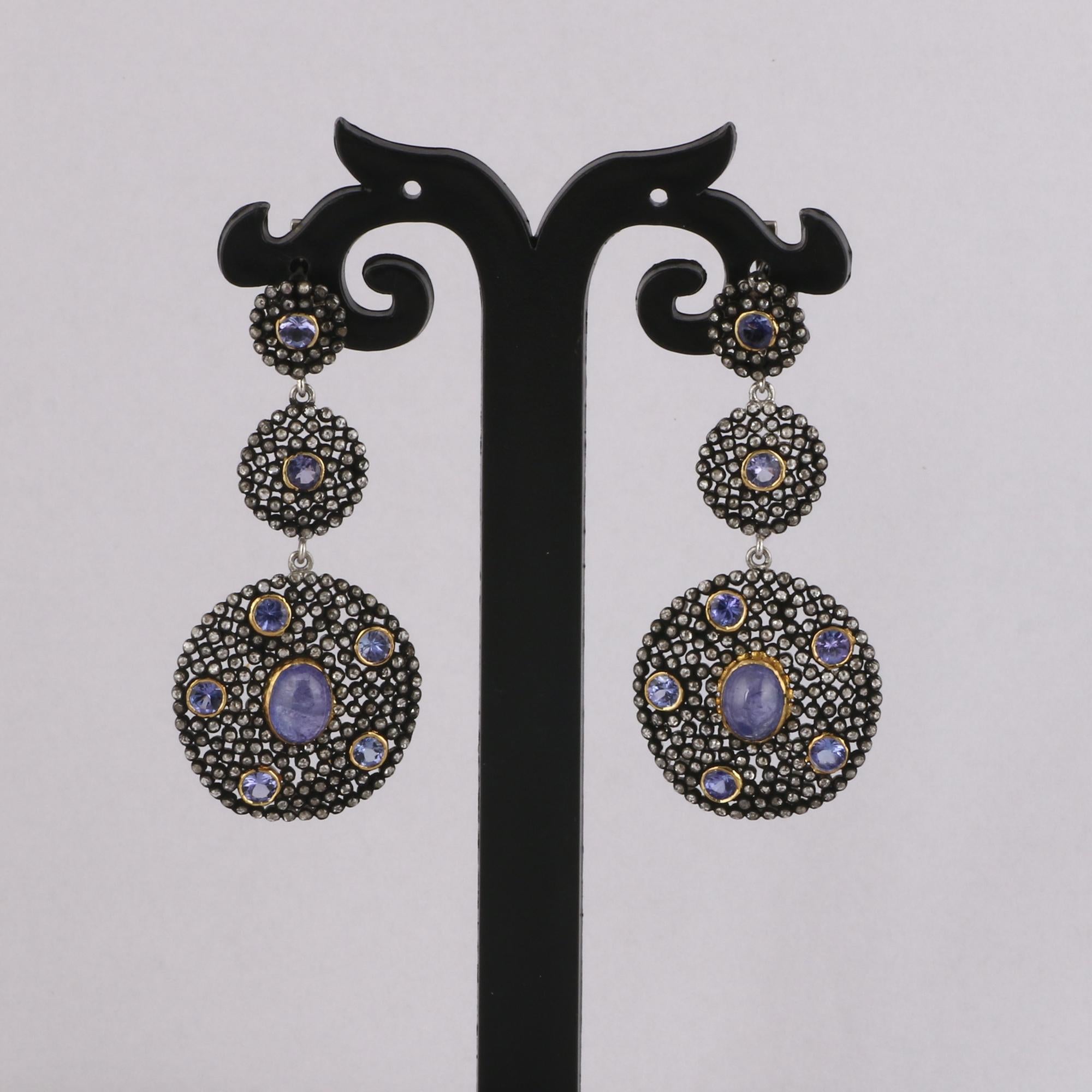 Victorian Style Diamond & Tanzanite Silver Round Dangle Earrings In New Condition For Sale In Jaipur, RJ