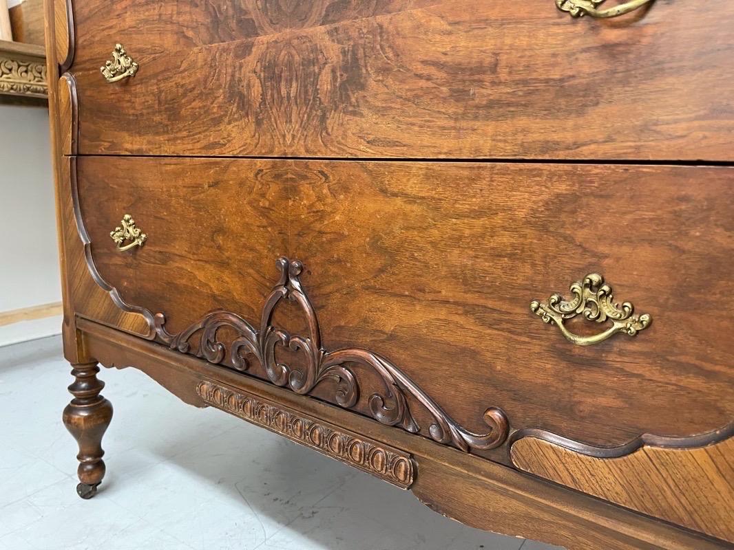 Victorian Style Dresser with Original Hardware. Dovetail Drawers In Good Condition For Sale In Seattle, WA