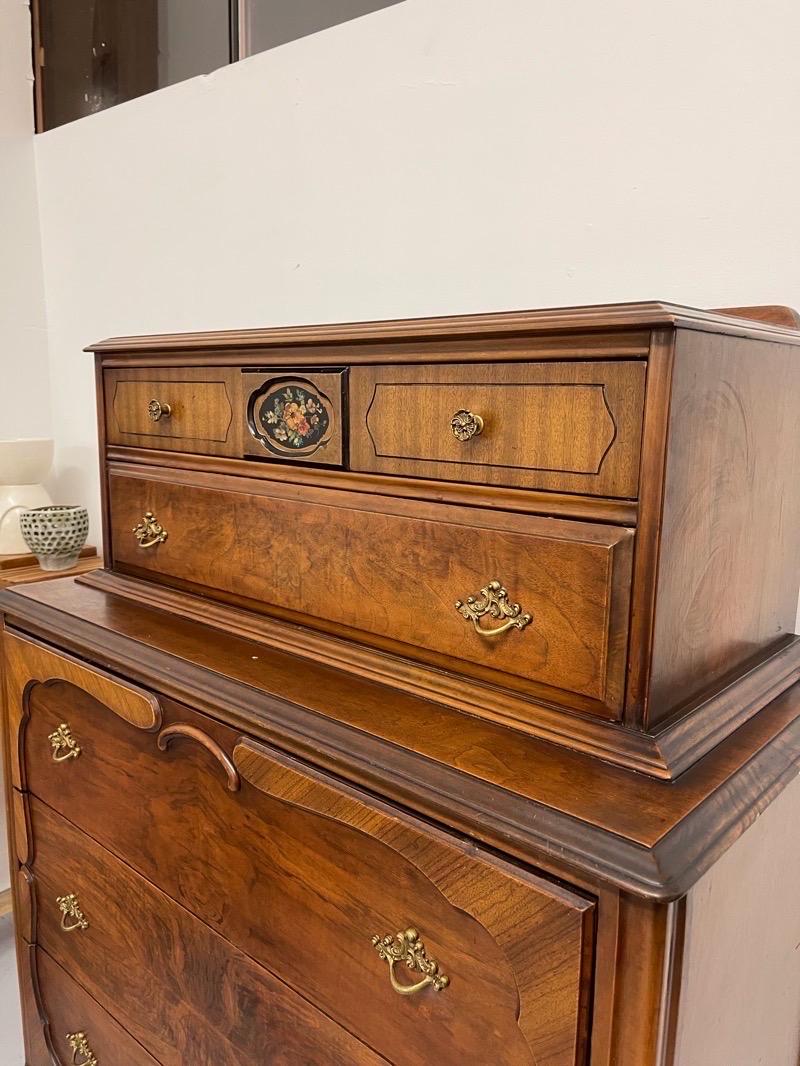 Late 20th Century Victorian Style Dresser with Original Hardware. Dovetail Drawers For Sale