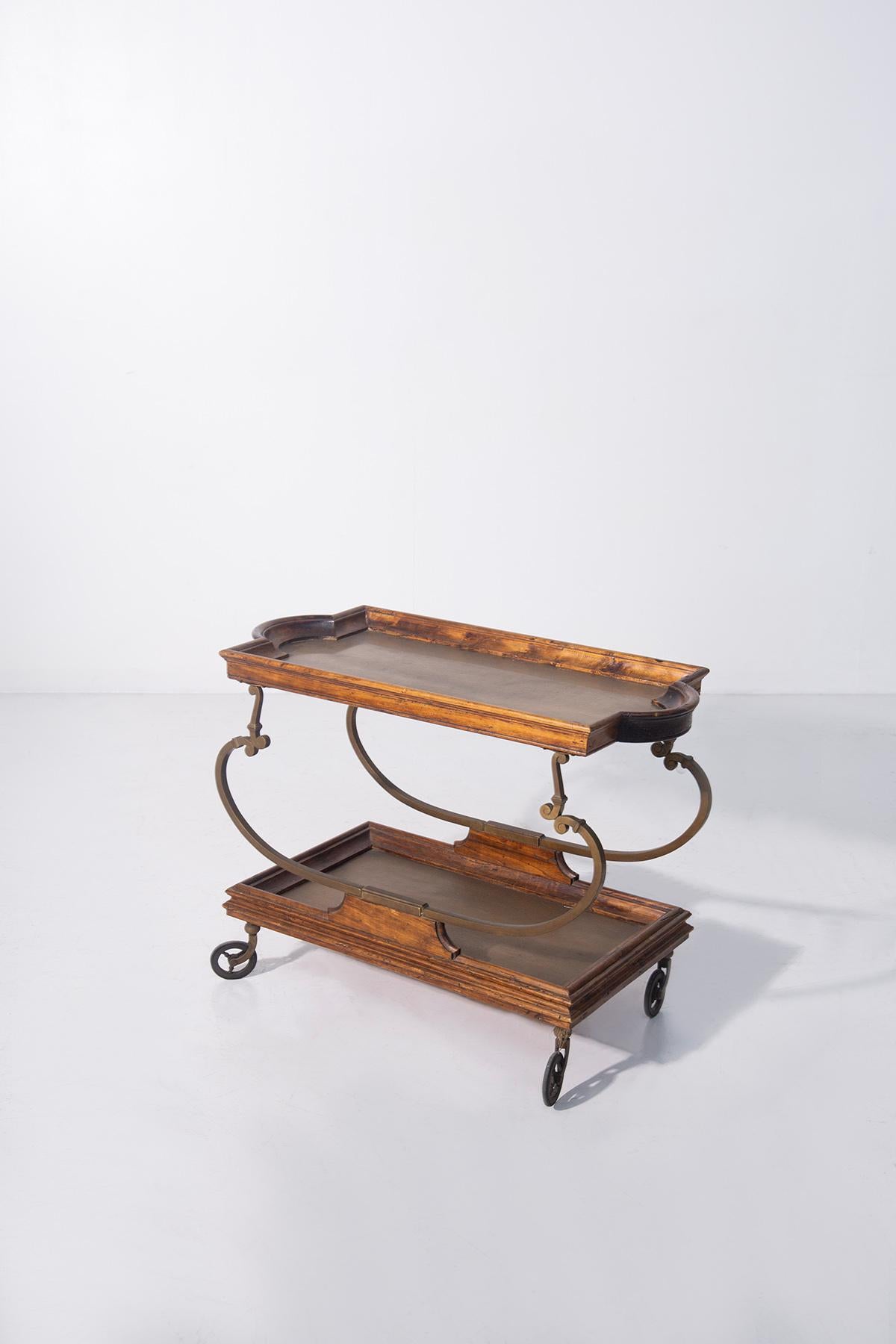 English Victorian-Style Serving Cart Attributed to Frederick Weinberg - Retro Elegance and Functionality
This fine English serving cart, attributed to Frederick Weinberg and inspired by the Victorian style, is a perfect combination of old-world