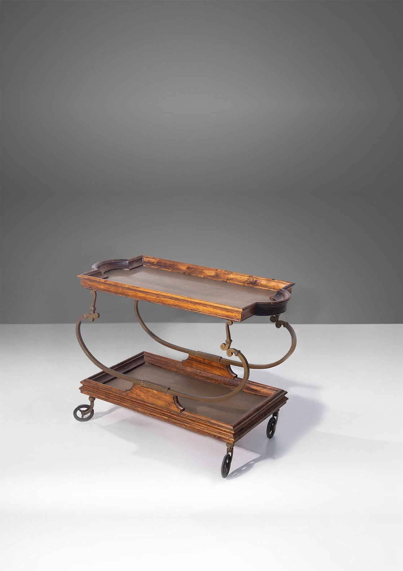 Vittoriano Victorian-style English serving cart in vendita