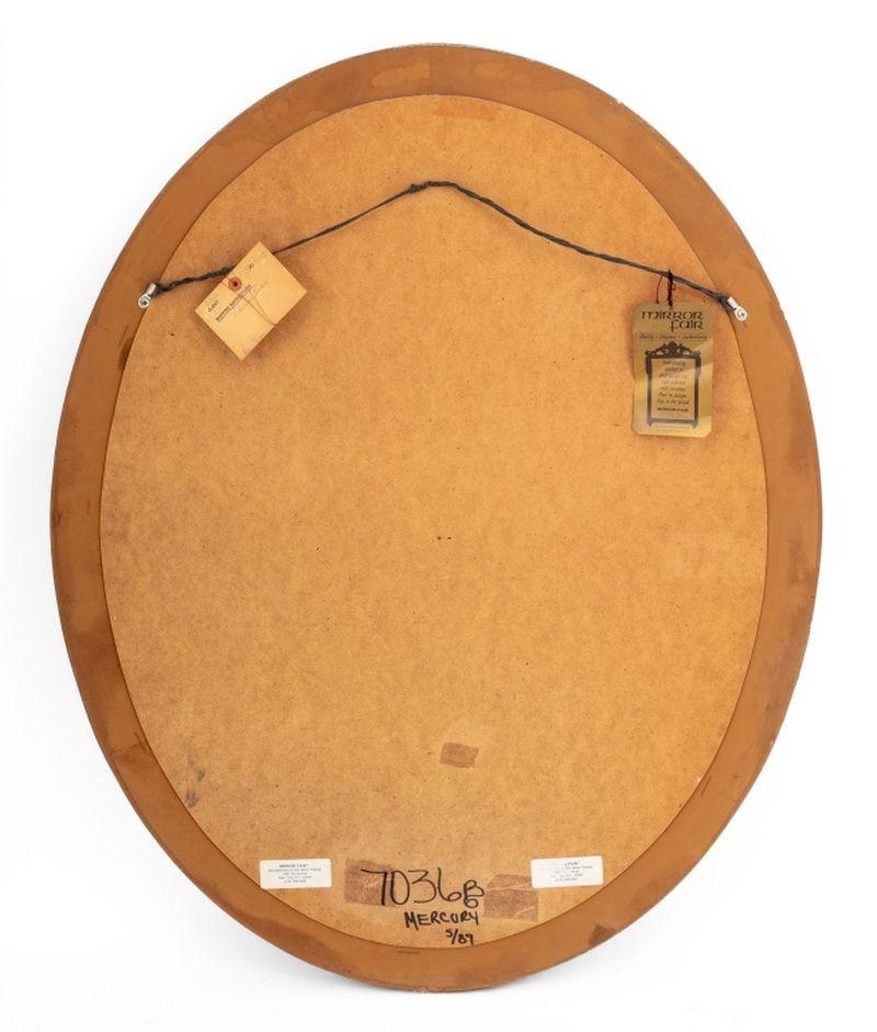 Victorien Miroir ovale biseauté en bois doré de style victorien en vente