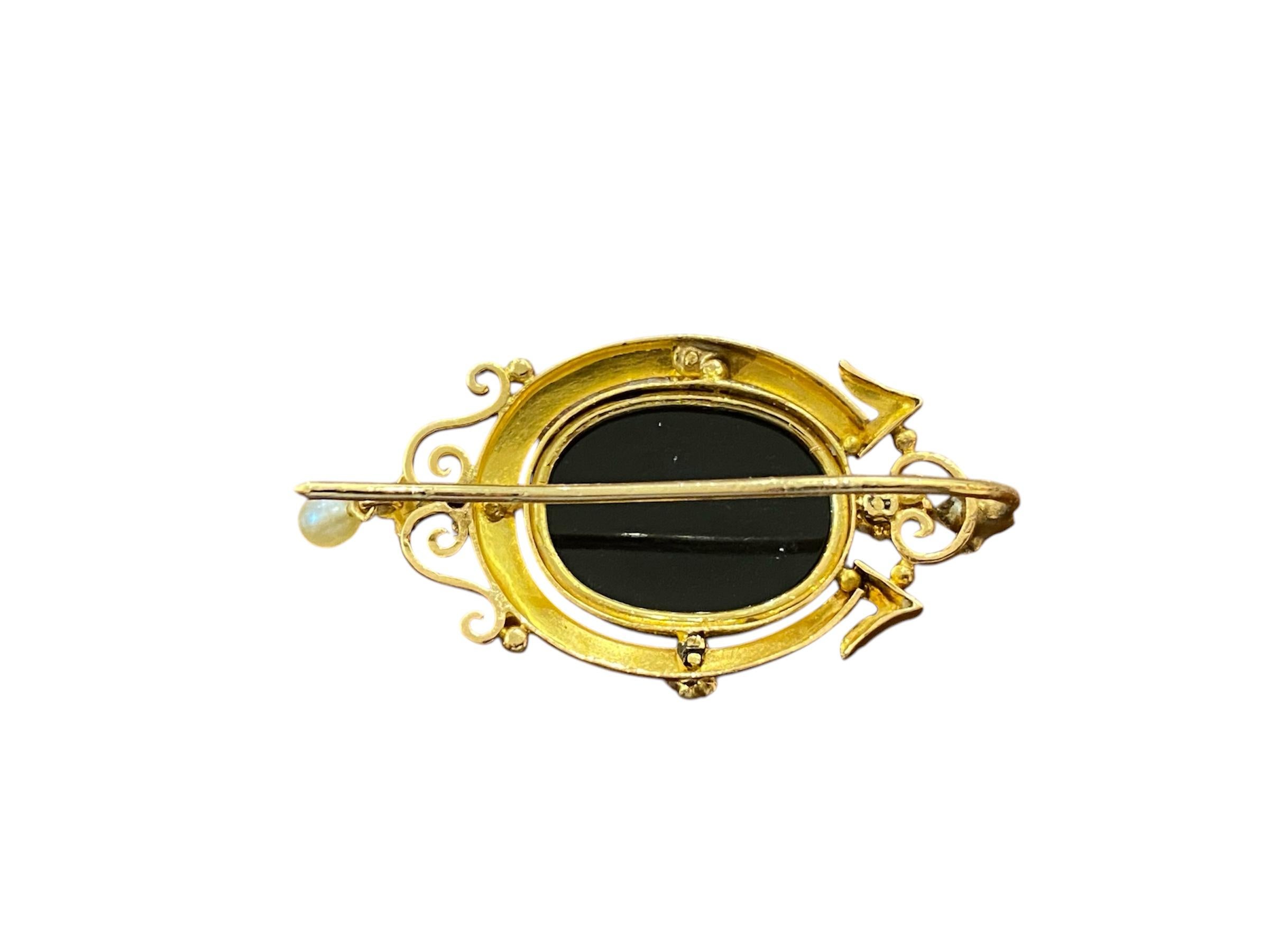Victorian Style Gold Earrings with Agate Cameos and Pearls In Good Condition For Sale In Lisboa, PT