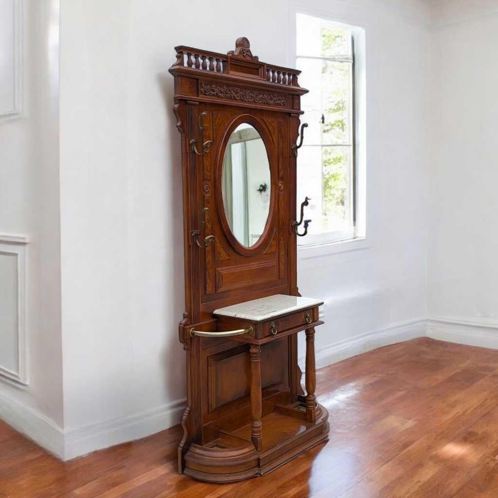 20ième siècle Tree d'entrée de style victorien, bois massif, faux marbre, laiton, États-Unis, vers 1990 en vente