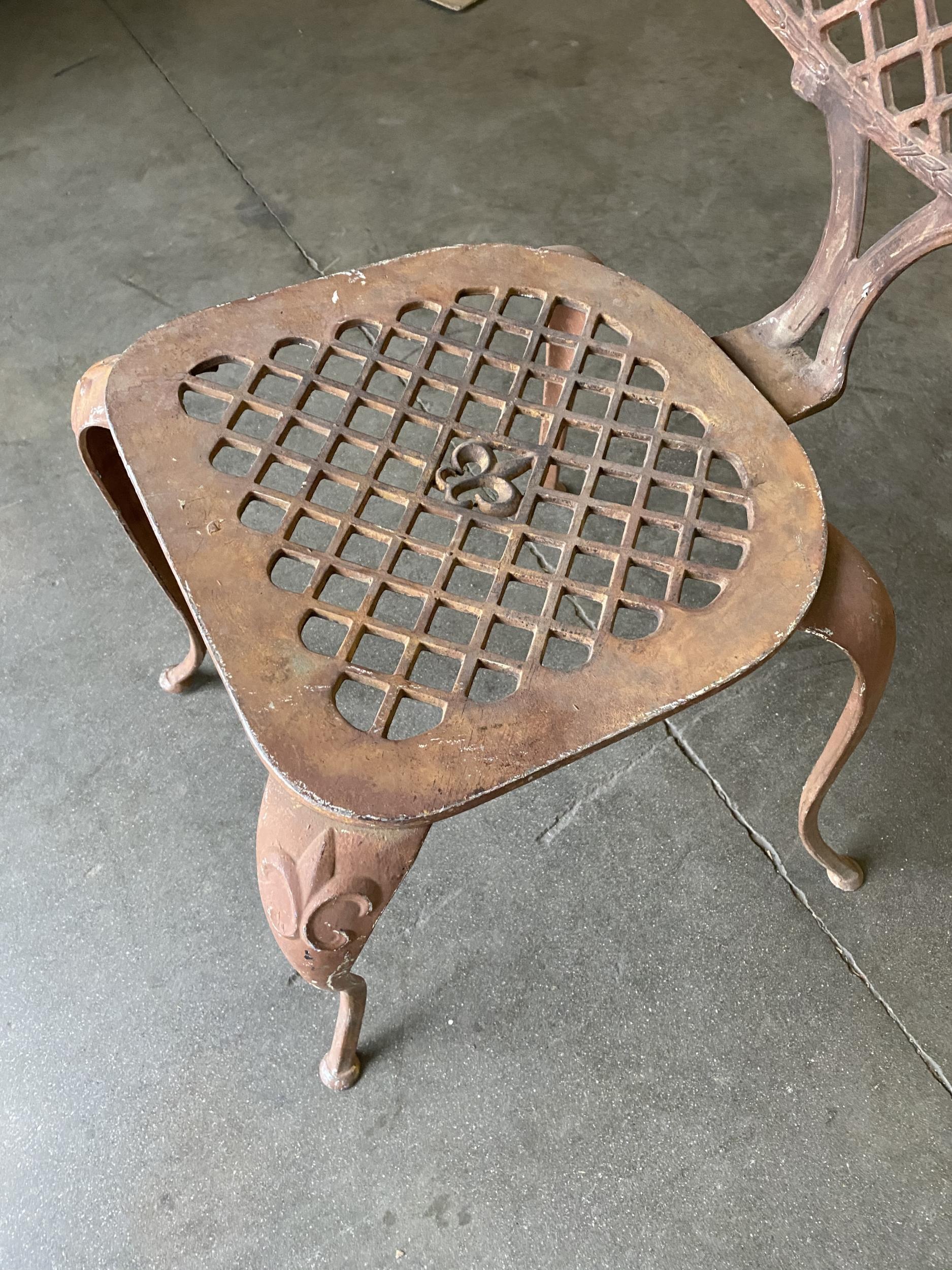 Victorian Style Iron Mesh Patio Garden Chair 4