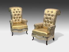 Poltrone grandi in stile vittoriano, tessuto di seta, legno macchiato, Stati Uniti d'America, 20° secolo.