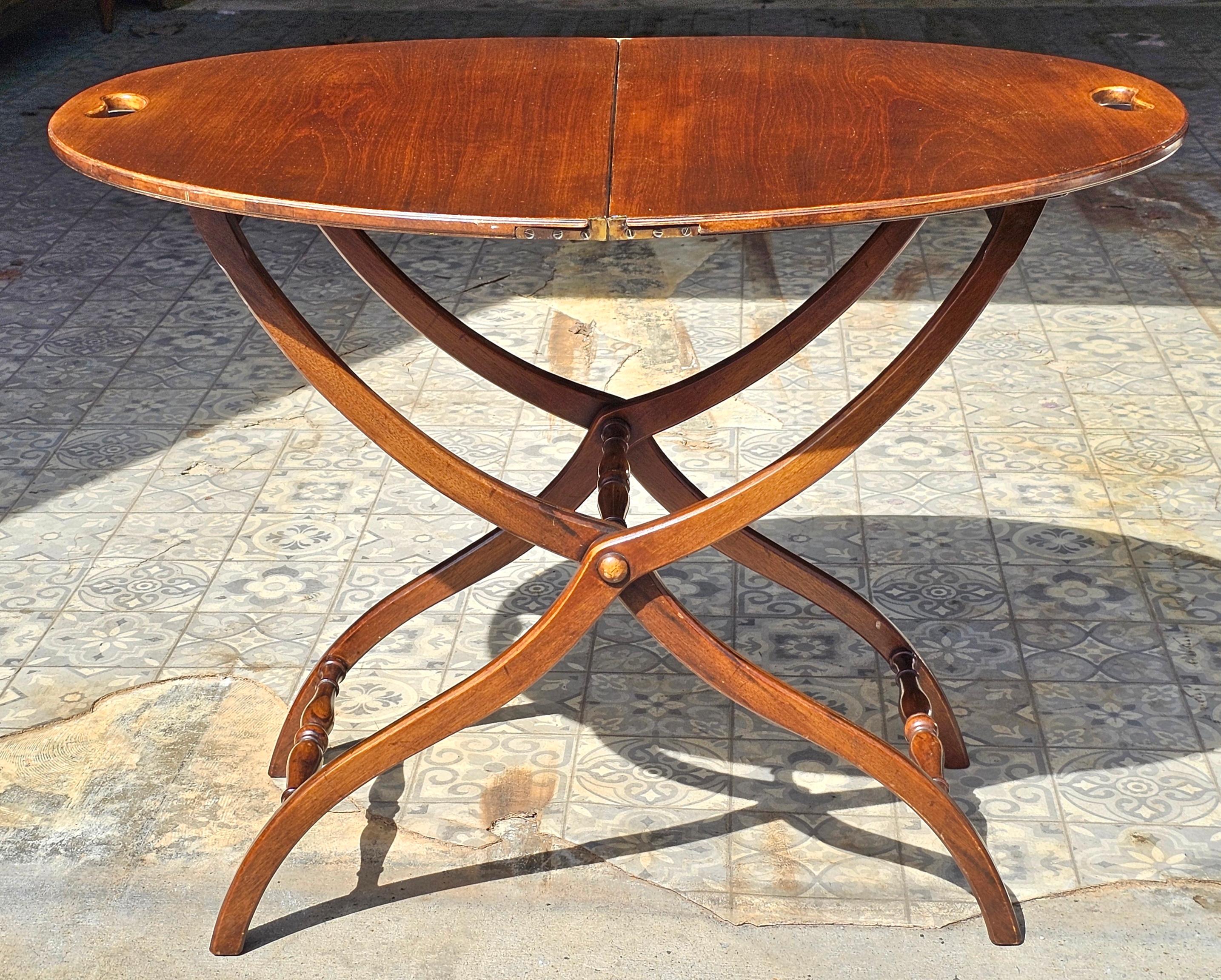 American Victorian Style Mahogany Folding Oval Table For Sale