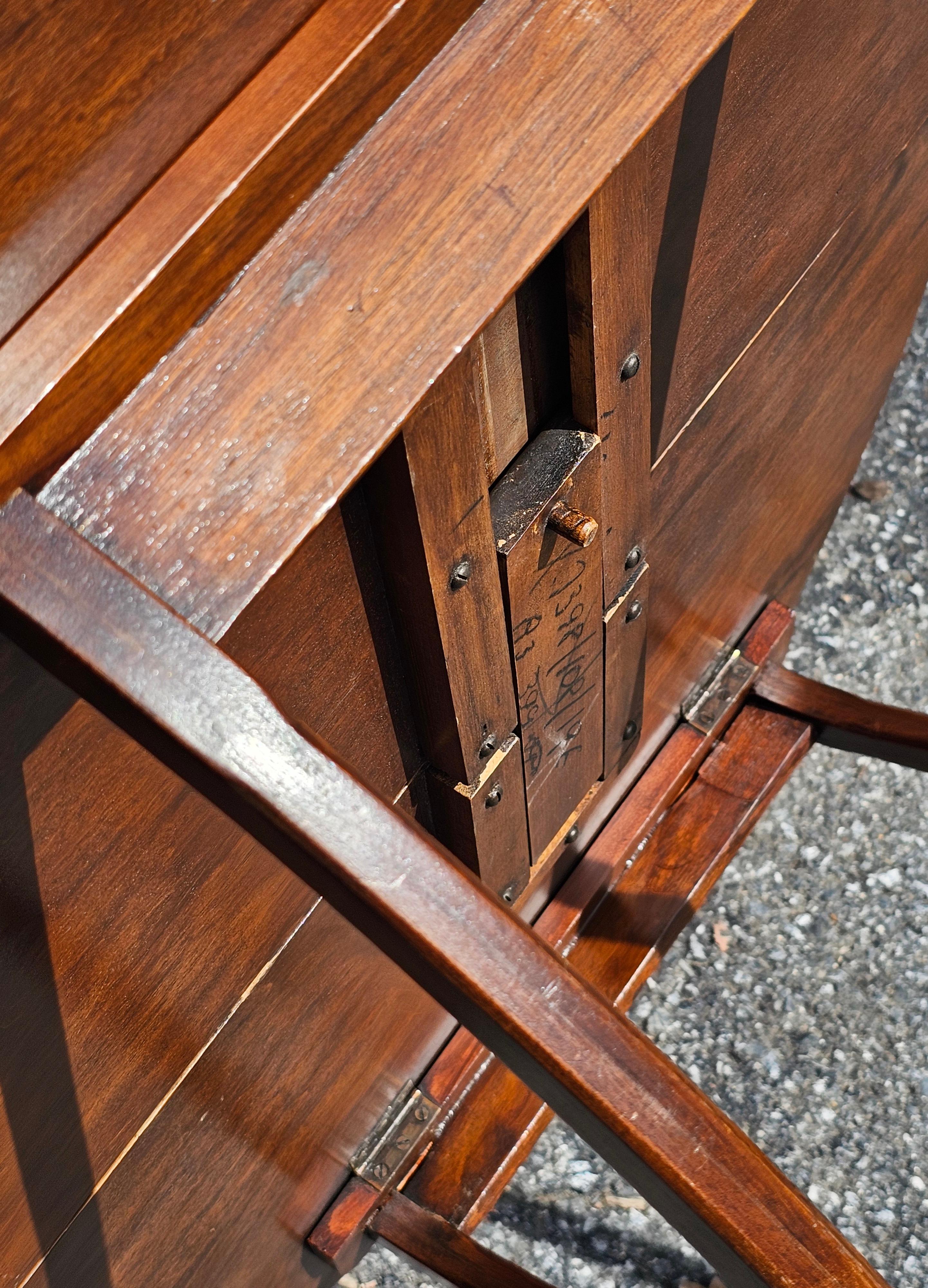 Victorian Style Mahogany Folding Oval Table For Sale 2