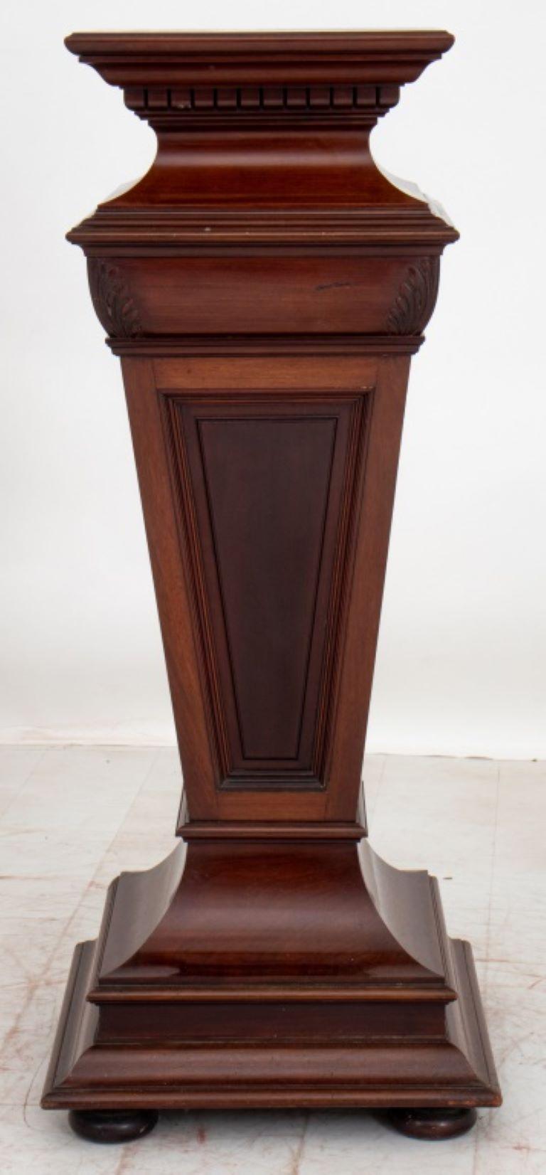 Victorian Style Mahogany Pedestal, 20th C For Sale 4