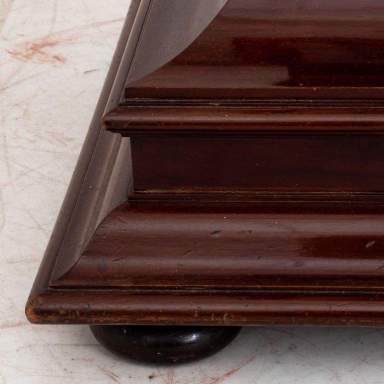 20th Century Victorian Style Mahogany Pedestal, 20th C For Sale