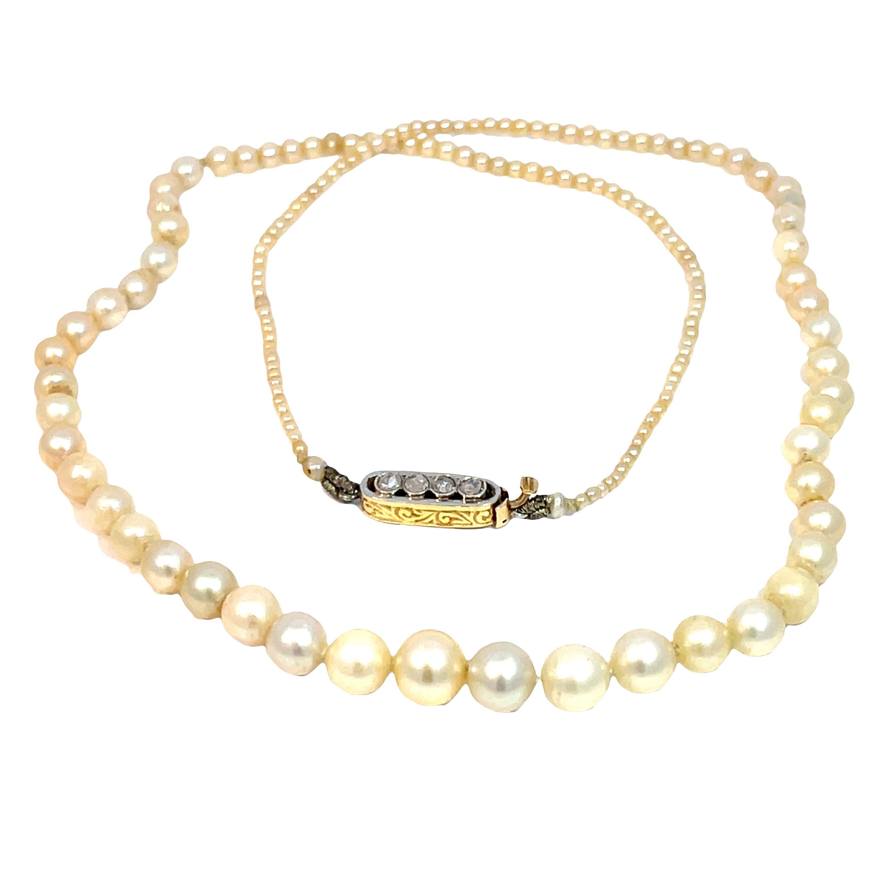 Victorian Style Natural Pearls Necklace In 18k Yellow Gold In Excellent Condition For Sale In New York, NY