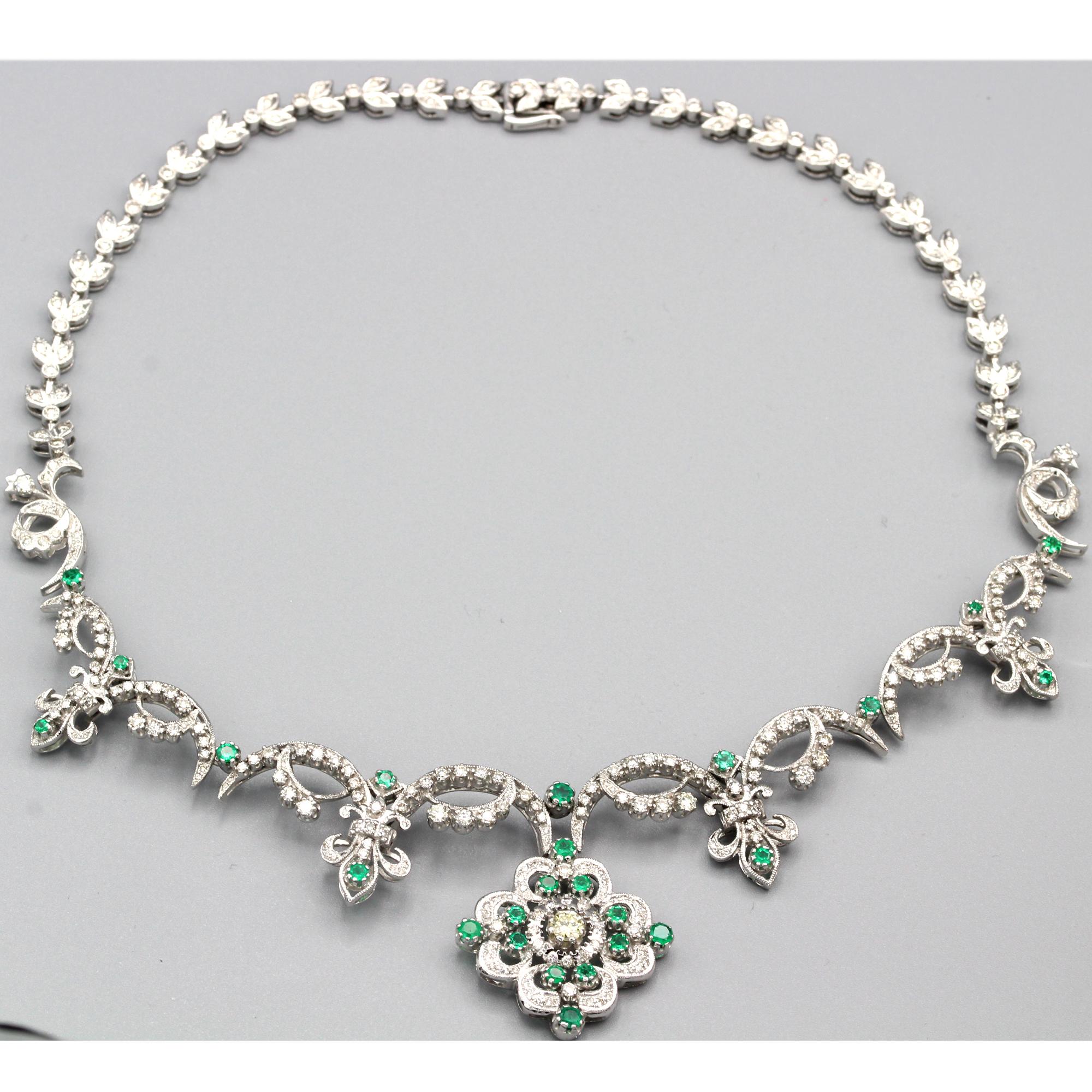 Round Cut Victorian Style Necklace 18 Karat White Gold Diamonds and Emerald For Sale