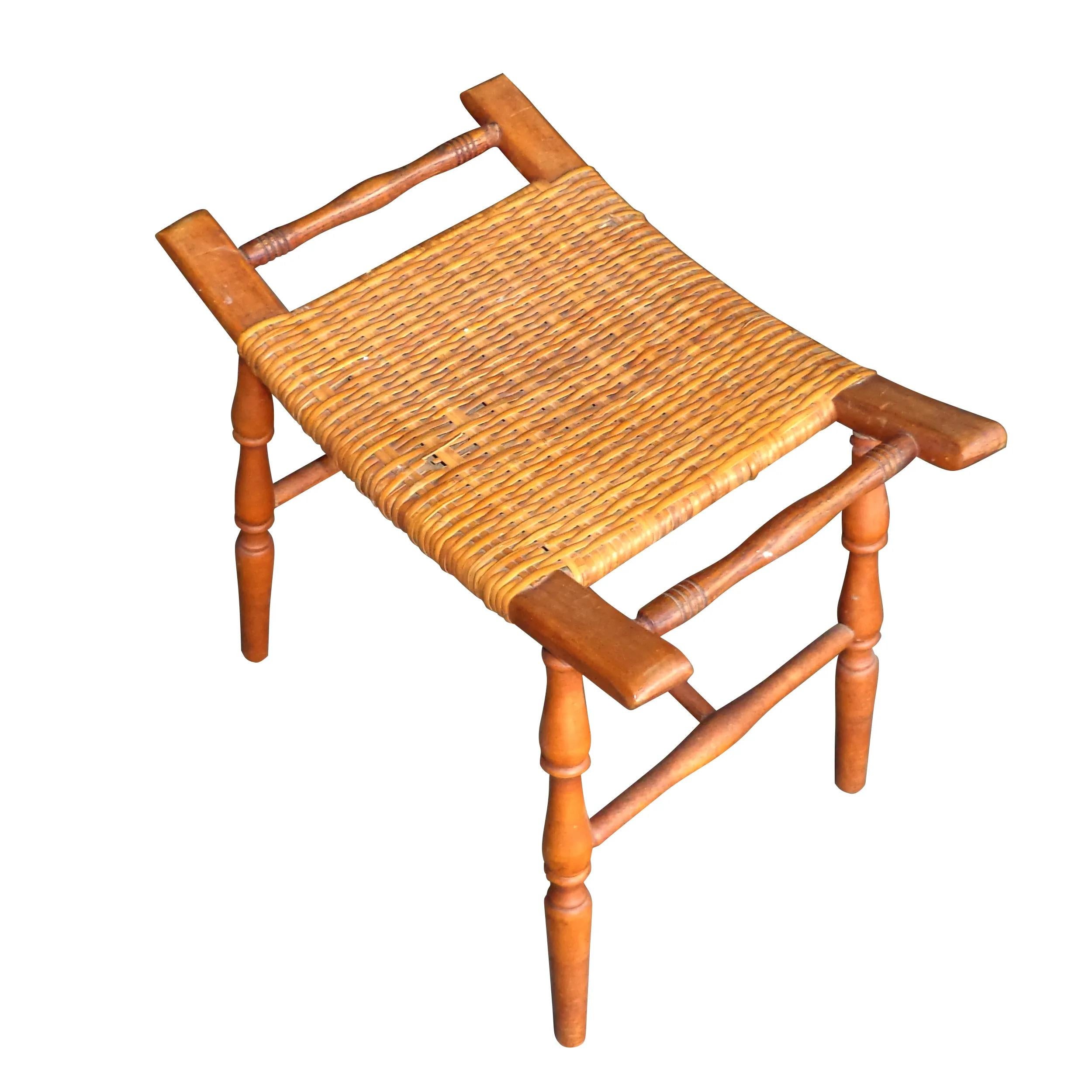 Victorien Tabouret en chêne et rotin de style victorien en vente