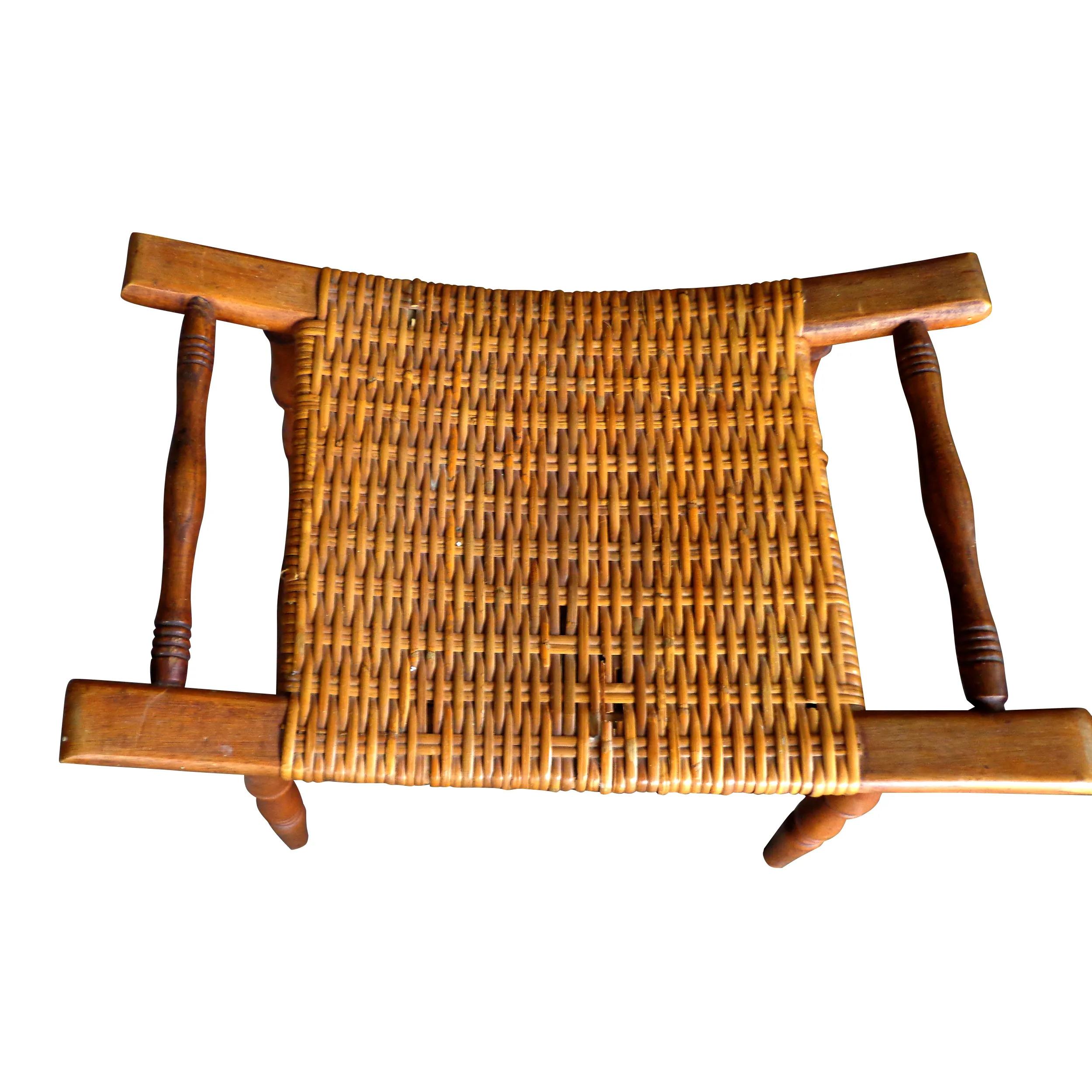 Tabouret en chêne et rotin de style victorien Bon état - En vente à Pasadena, TX