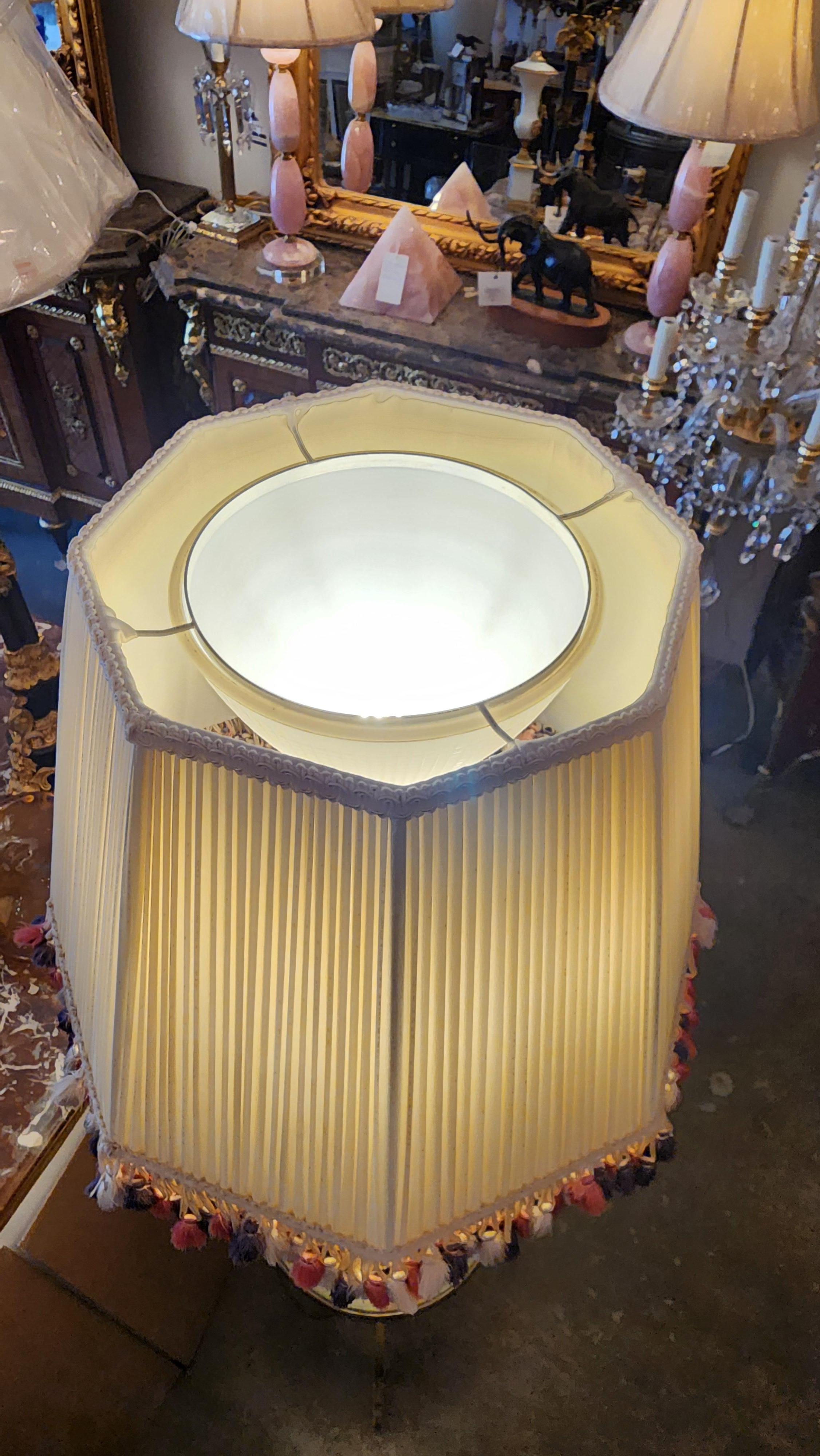 Lampadaire de style victorien en onyx et laiton en vente 5