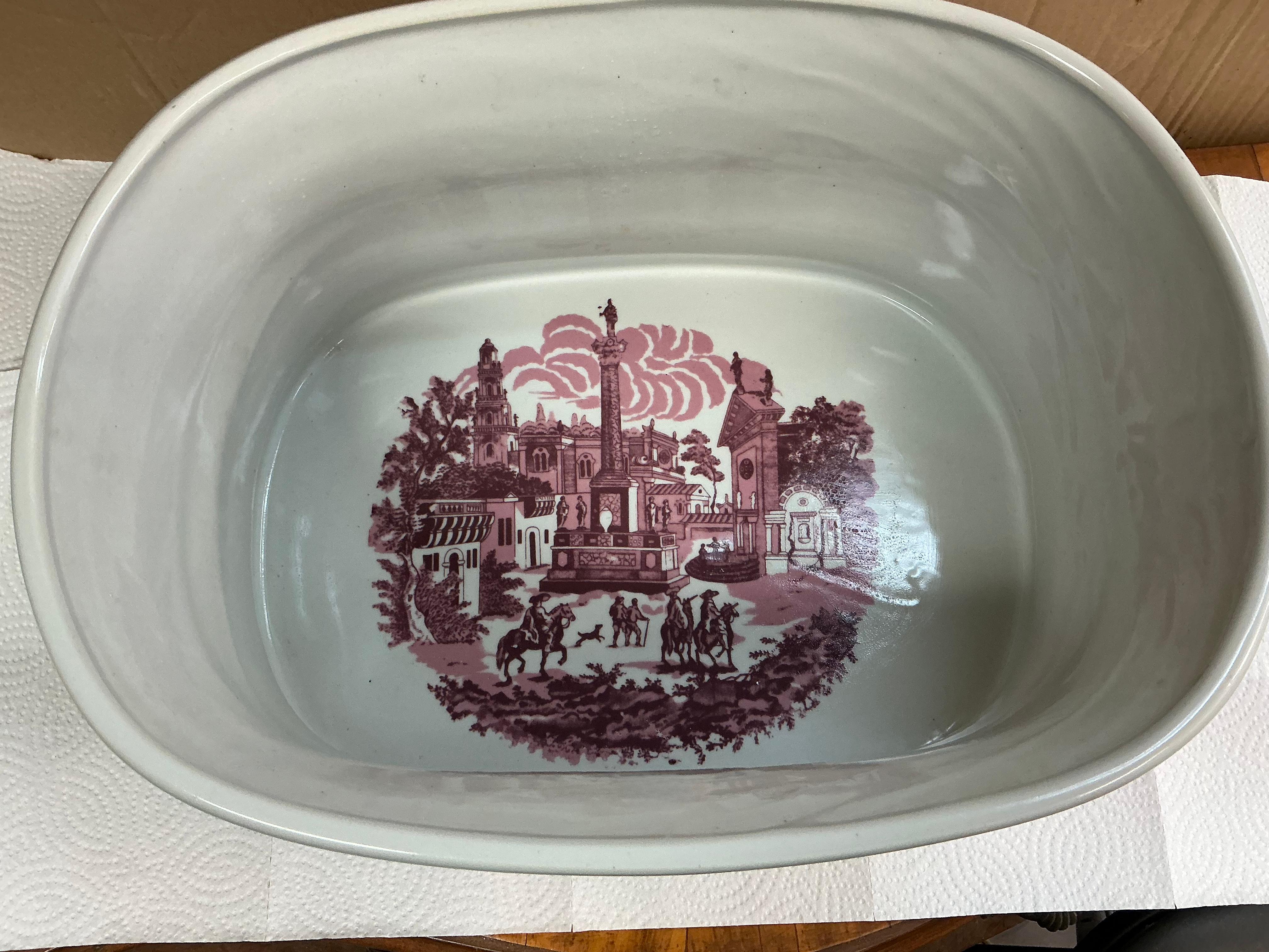 Américain Bain de pieds / Cache-pot / Jardinière / Seau à glace en poterie rose de style victorien en vente