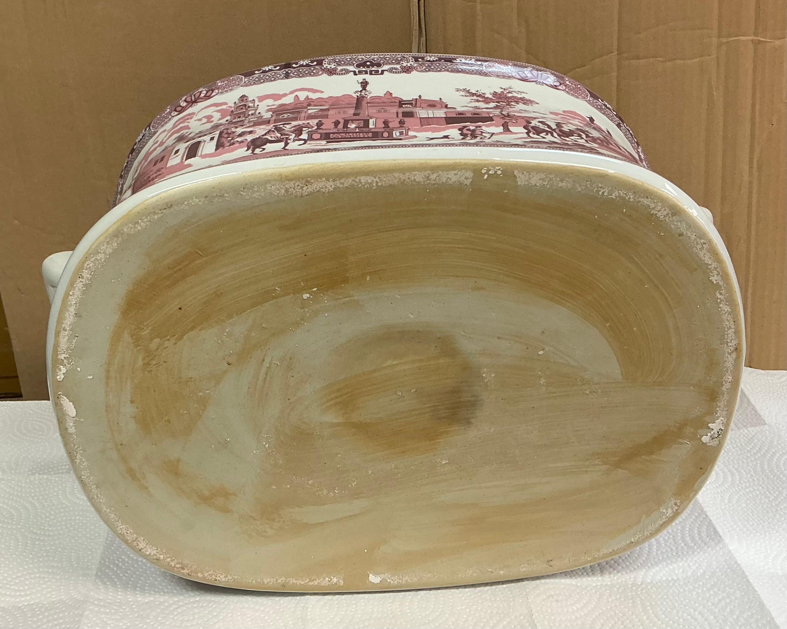 Bain de pieds / Cache-pot / Jardinière / Seau à glace en poterie rose de style victorien Bon état - En vente à Kennesaw, GA