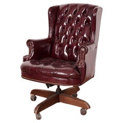 Silla de escritorio giratoria Chesterfield de cuero pulido con respaldo de botones