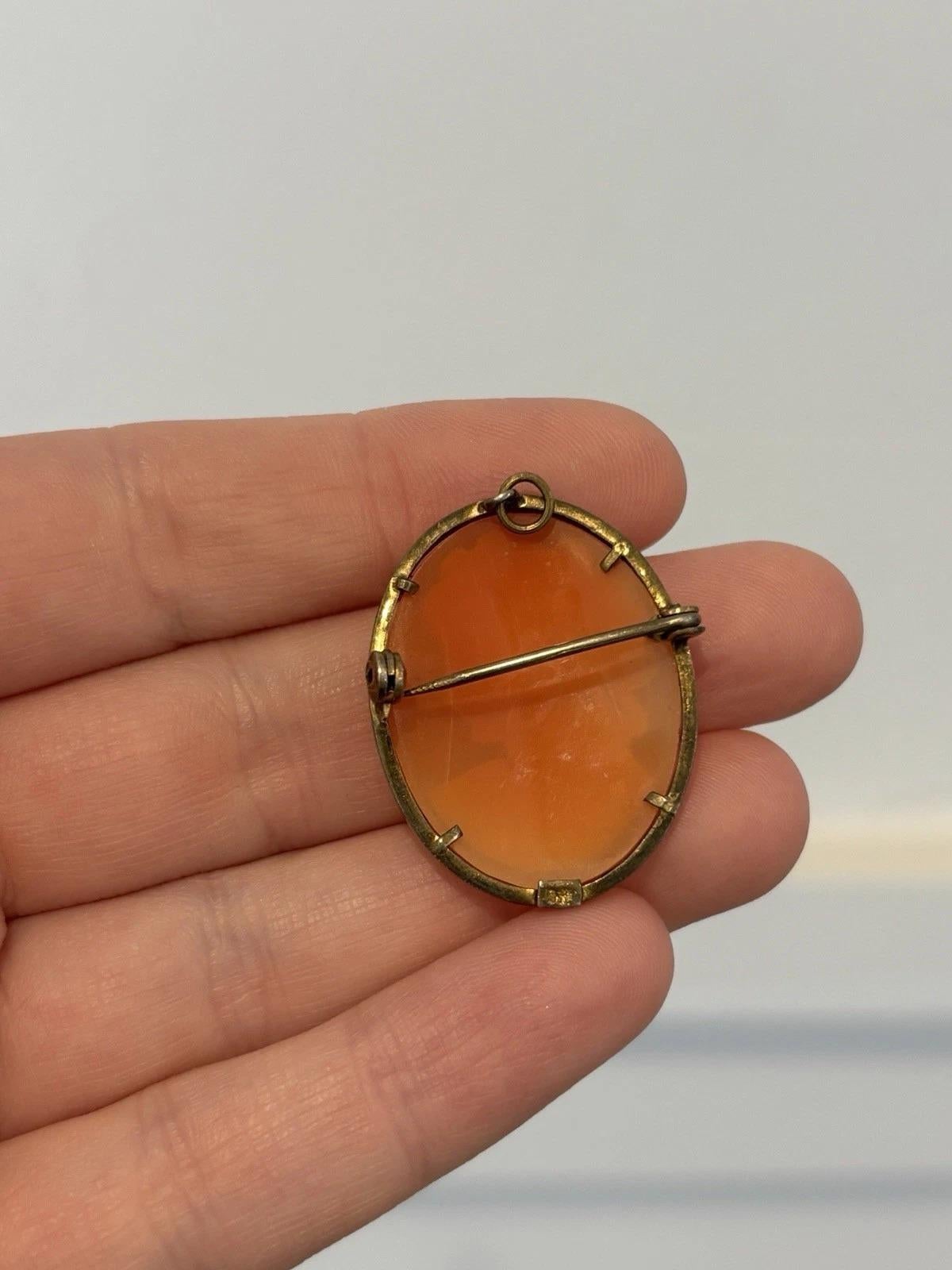 Broche de style victorien avec cadre plaqué jaune, 3.5cm x 2.5cm Pour femmes en vente