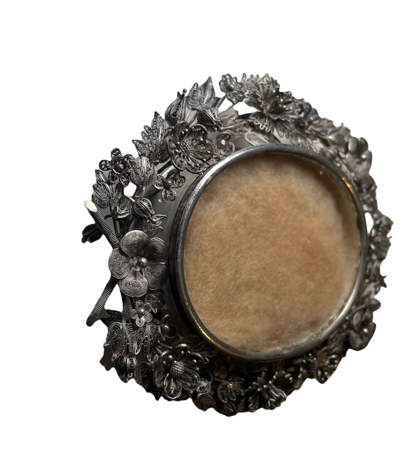 Victorien Pendentif médaillon/pendentif ovale en argent filigrane de style victorien en vente