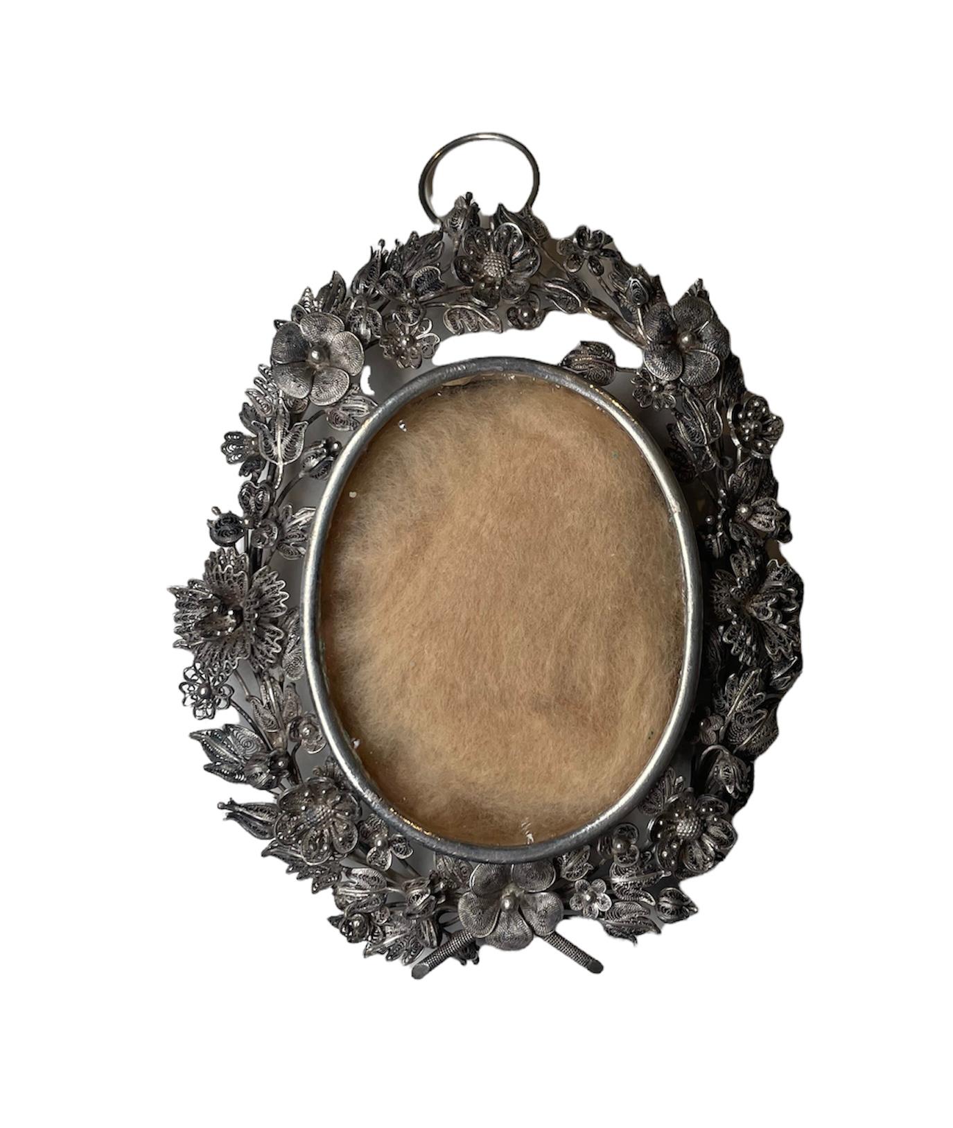 XIXe siècle Pendentif médaillon/pendentif ovale en argent filigrane de style victorien en vente