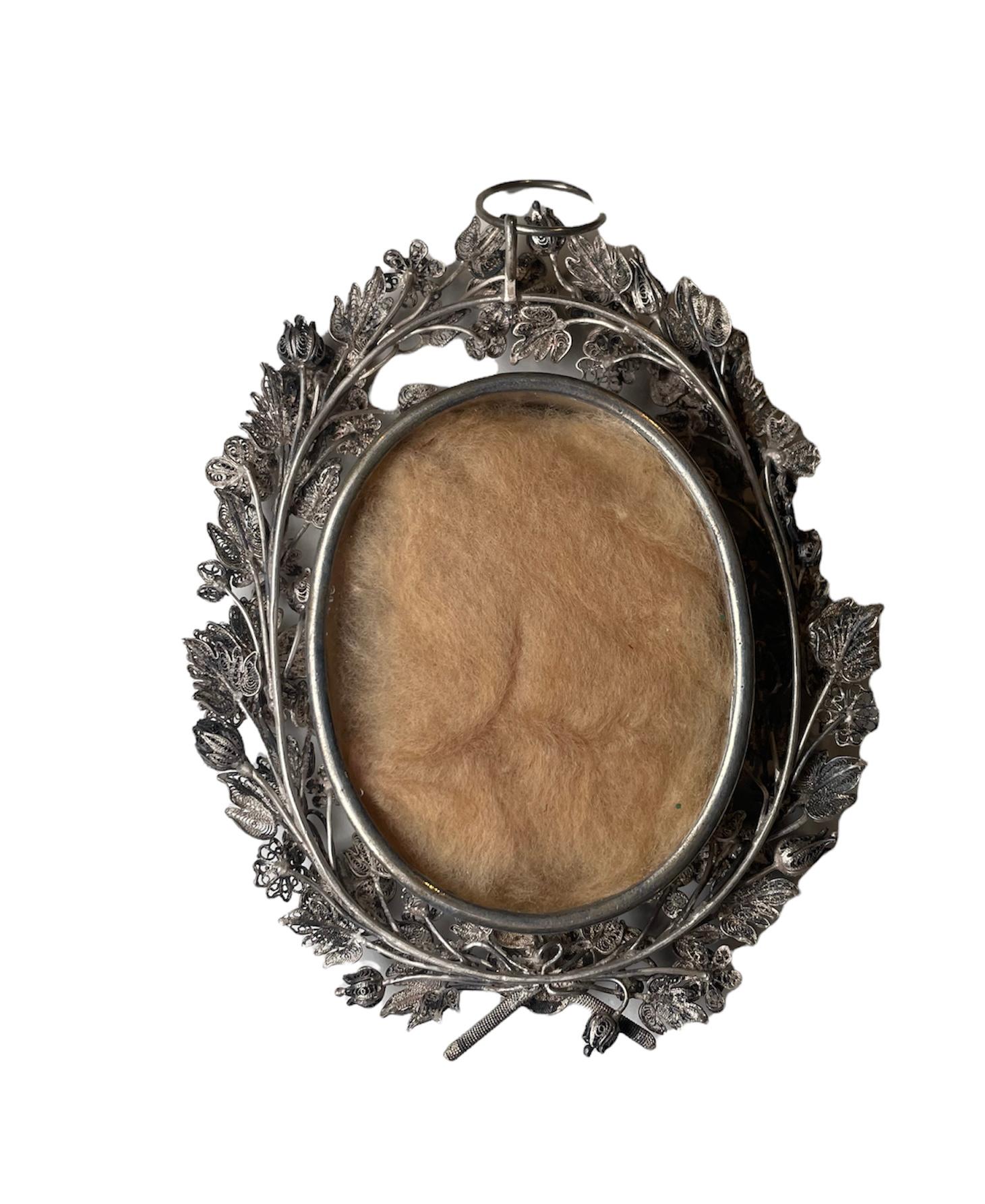 Argent Pendentif médaillon/pendentif ovale en argent filigrane de style victorien en vente