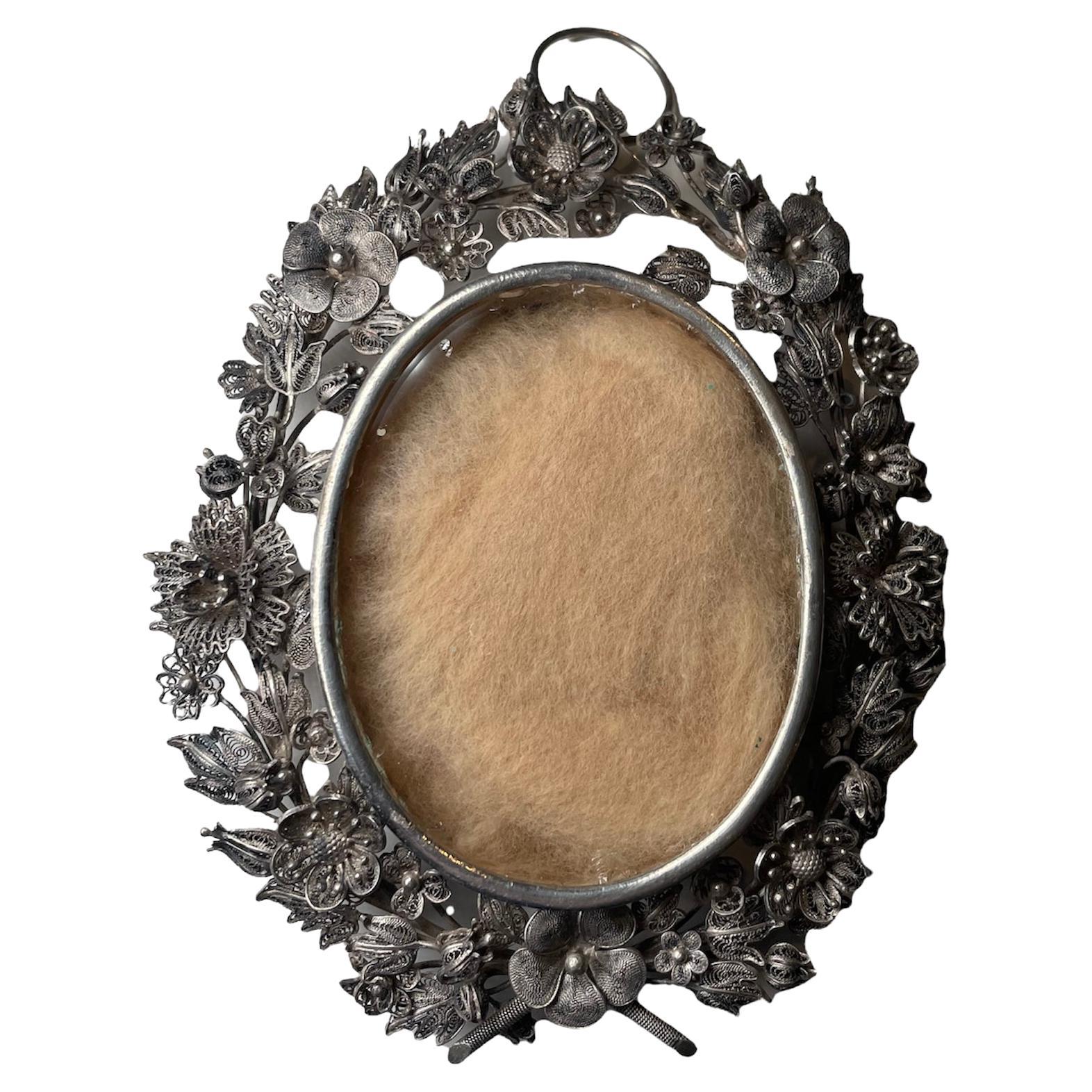 Pendentif médaillon/pendentif ovale en argent filigrane de style victorien en vente