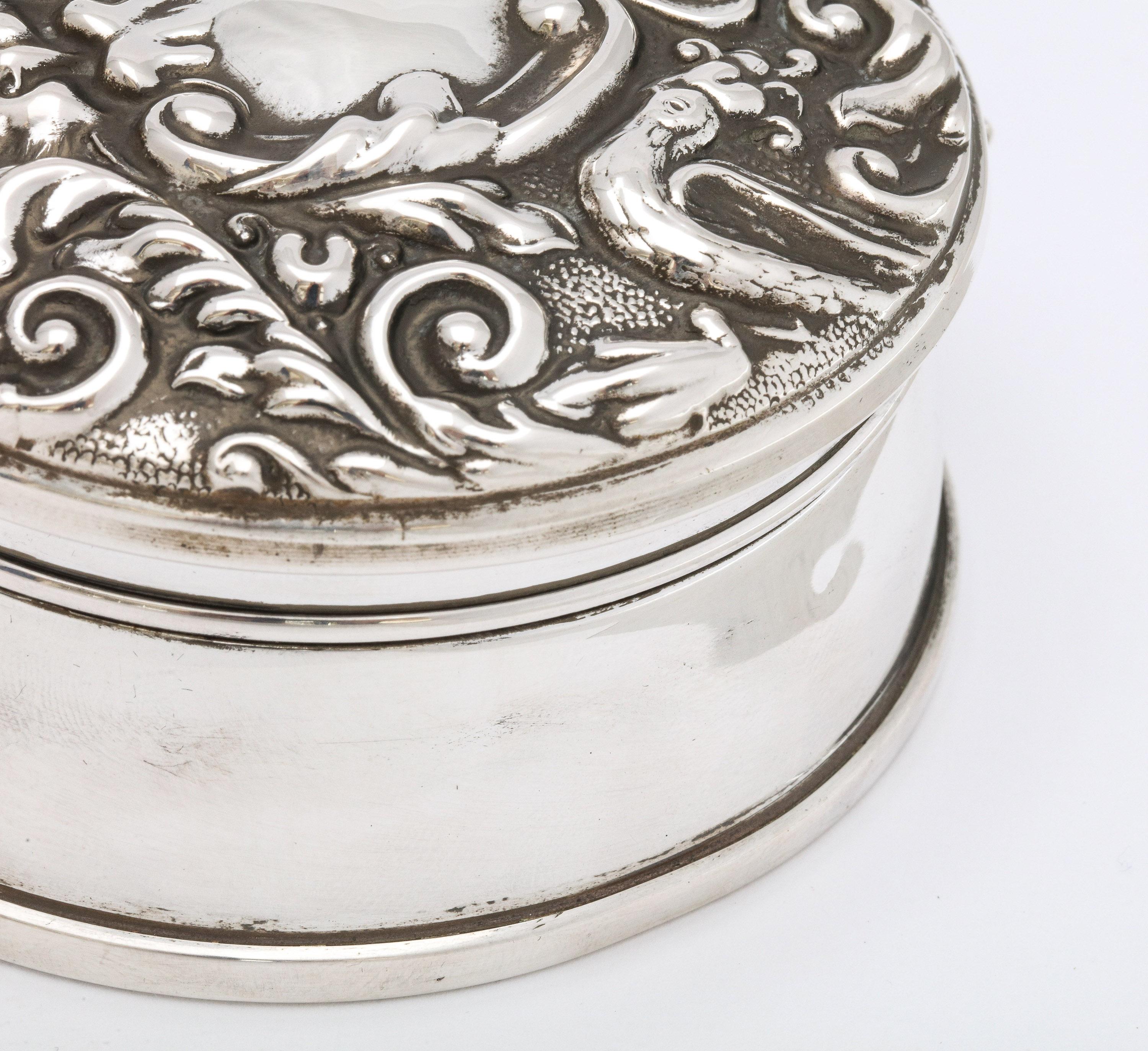 Victorian-Style Sterling Silver Trinkets Box with Hinged Lid For Sale 9