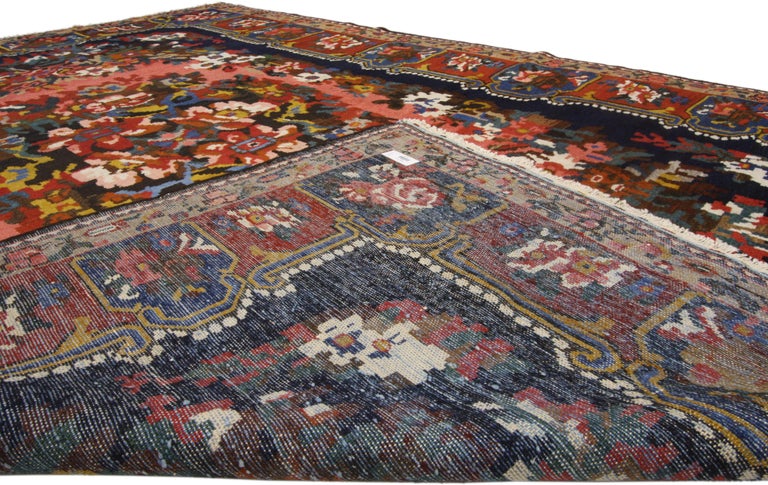 Persischer Bibibaff Bakhtiari Gol Farang-Teppich mit Perlenbordüre, Vintage  im Angebot bei 1stDibs