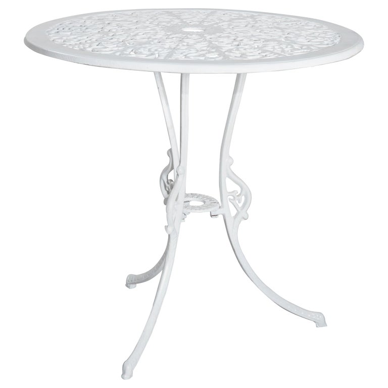 Victorian Style White Cast Metal Garden Side Table, 20th Century at 1stDibs