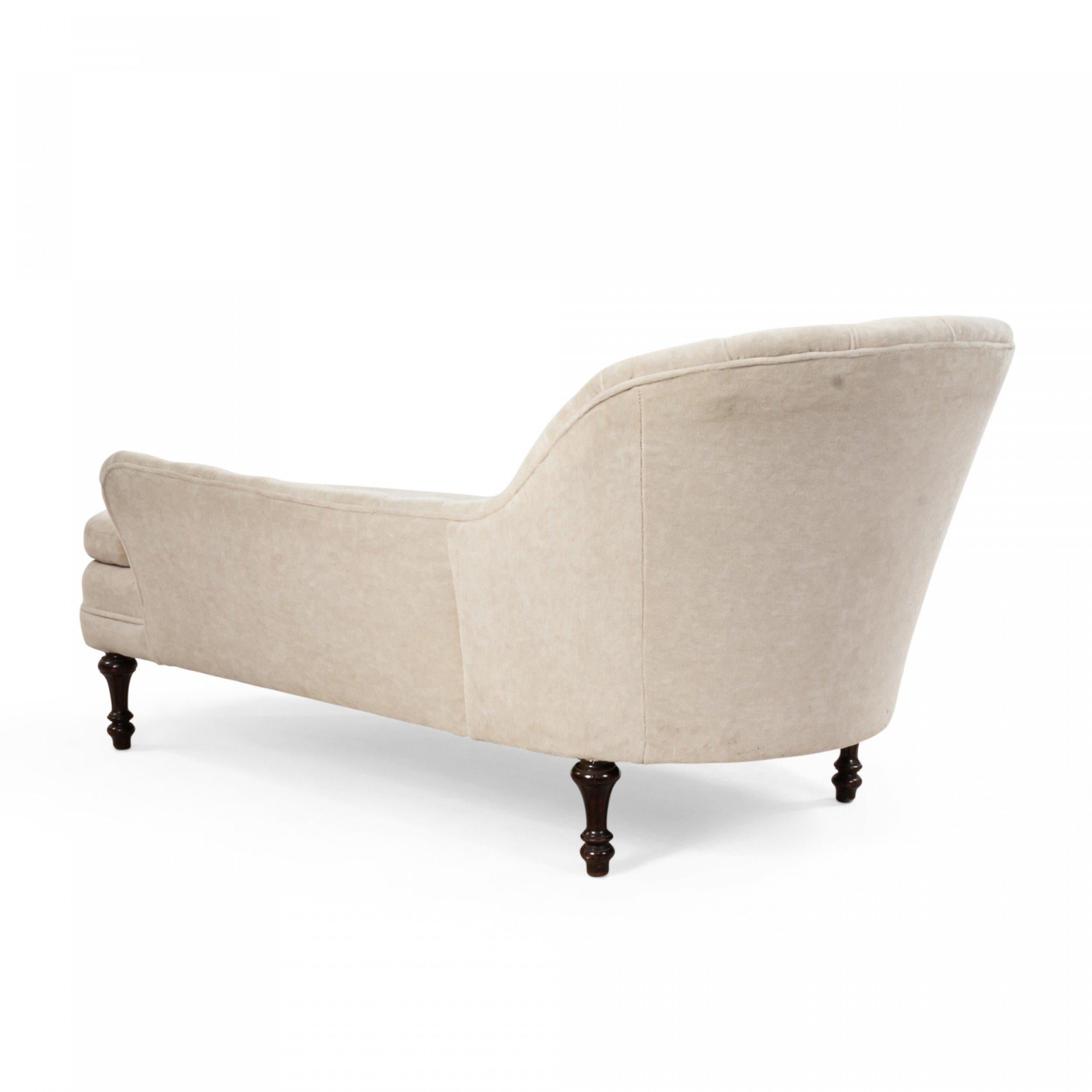 French Victorian Style White Velvet Tufted Chaise Lounge